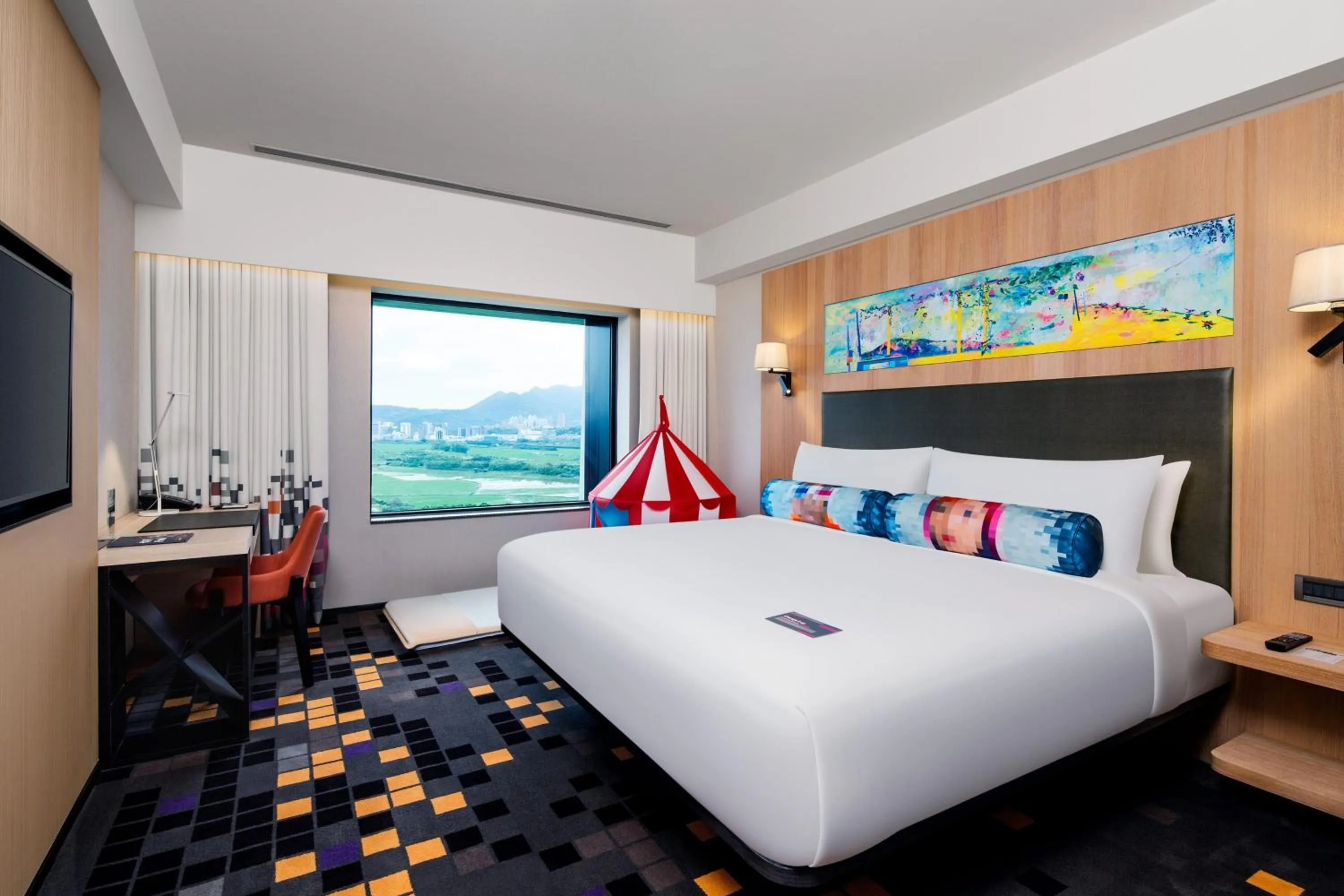 Photo of the whole room, Bed in Aloft Taipei Beitou