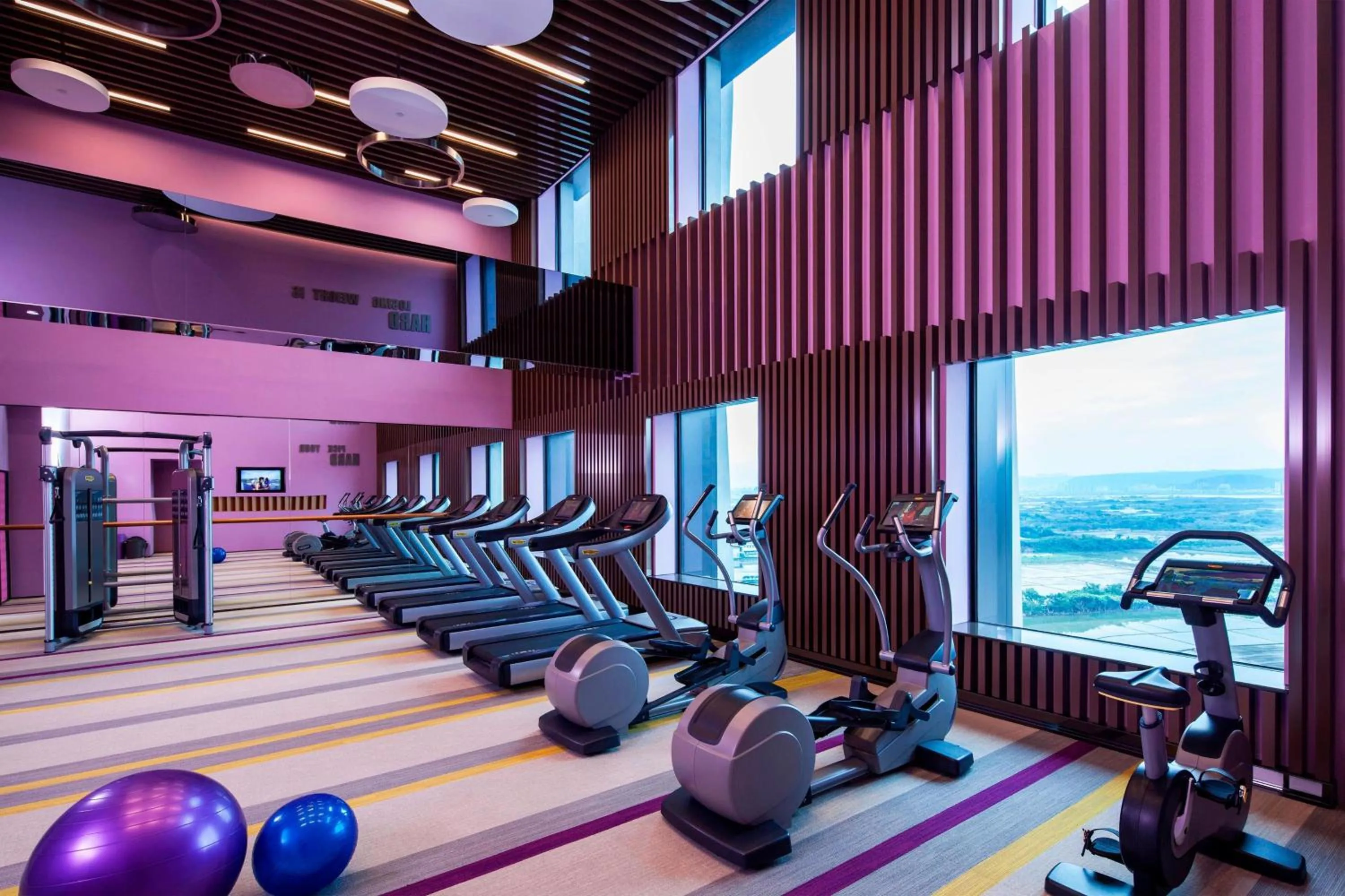 Fitness centre/facilities in Aloft Taipei Beitou