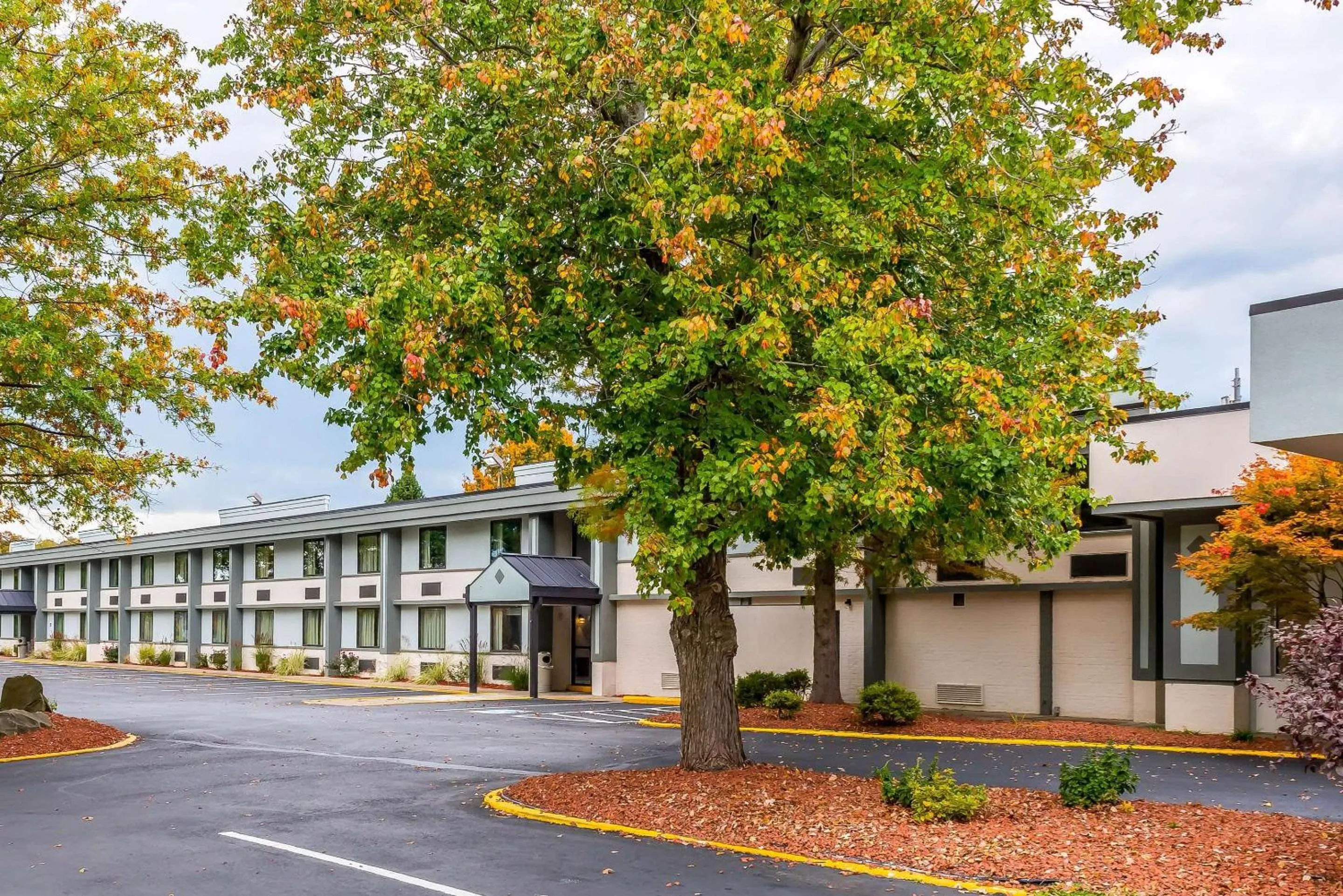 Property building in Clarion Inn Belle Vernon