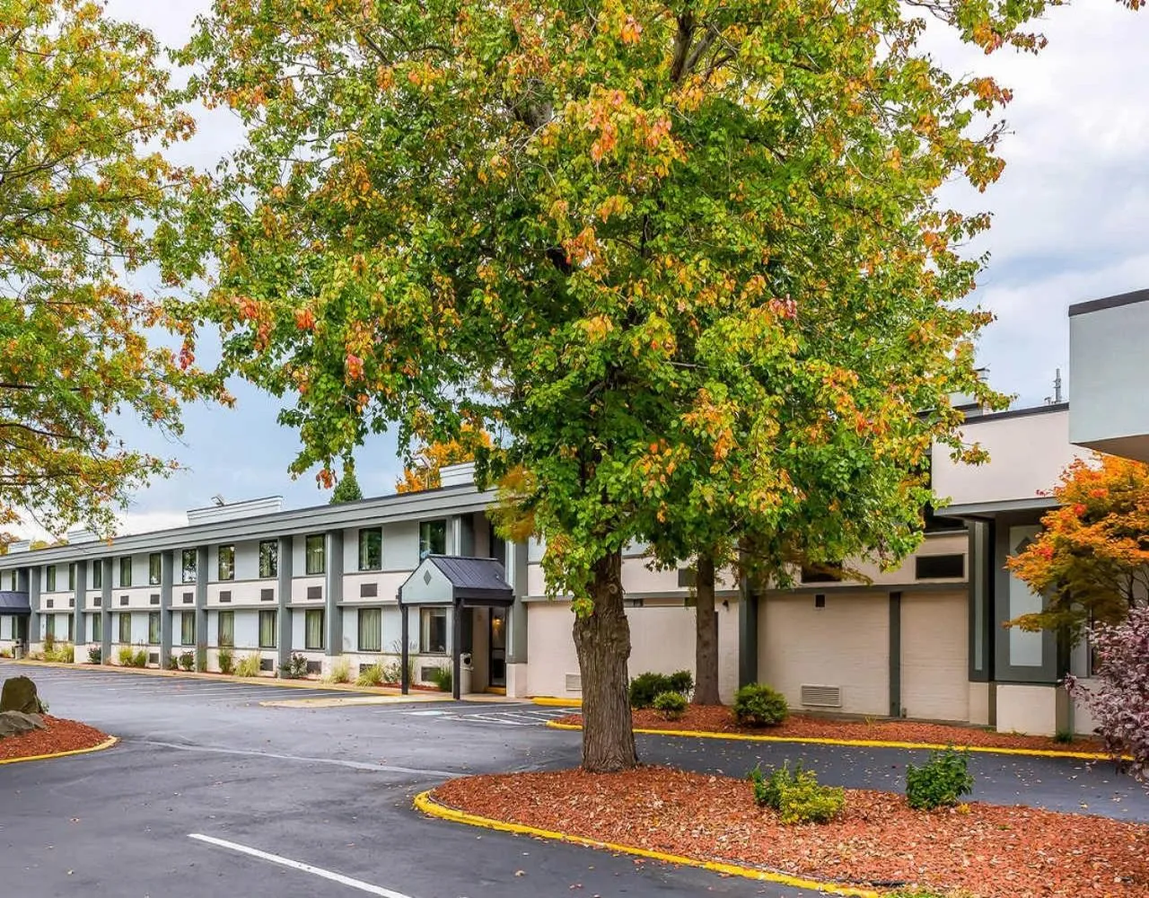 Property building in Clarion Inn Belle Vernon