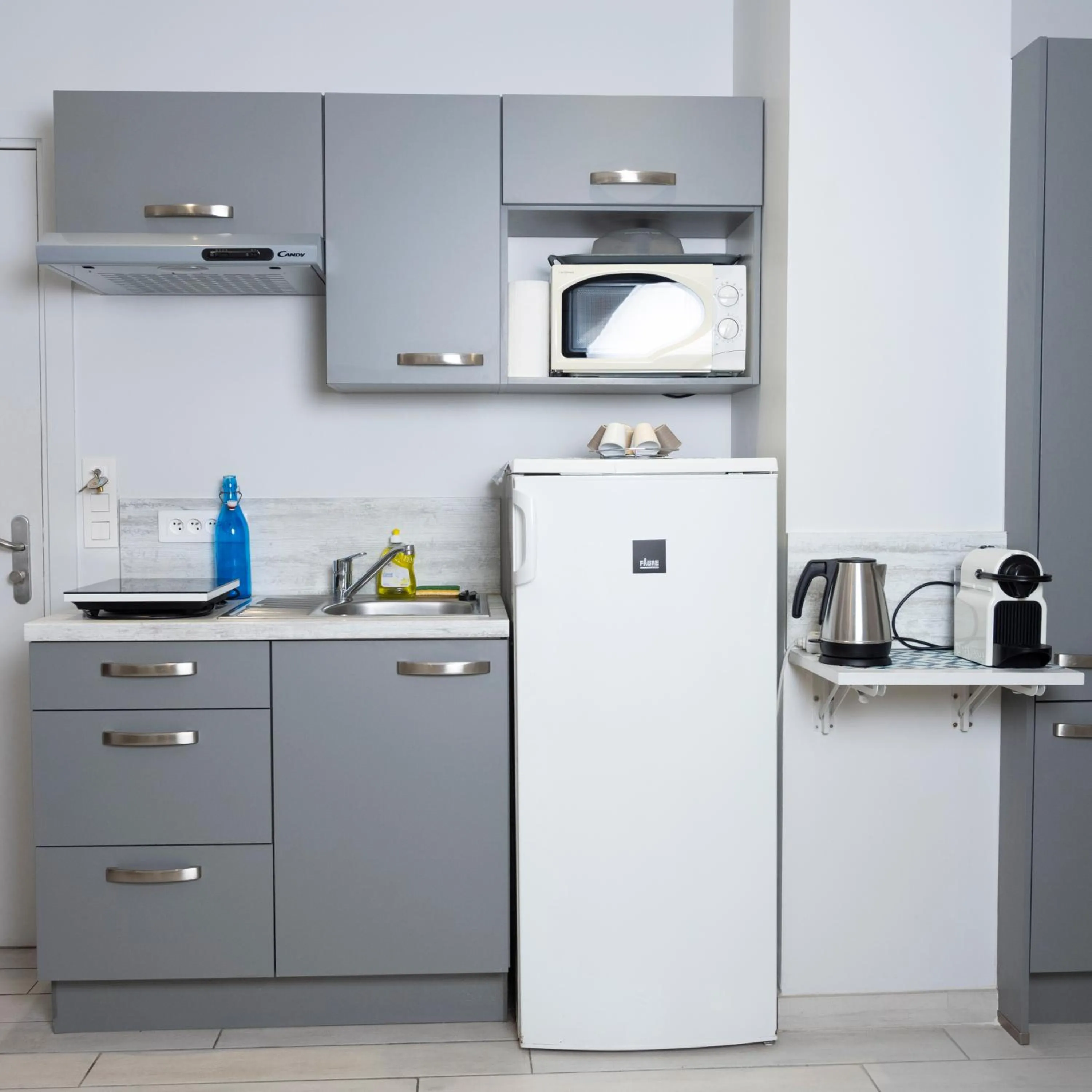 Kitchen or kitchenette in Hotel La Ciotat - A deux pas de l'eau