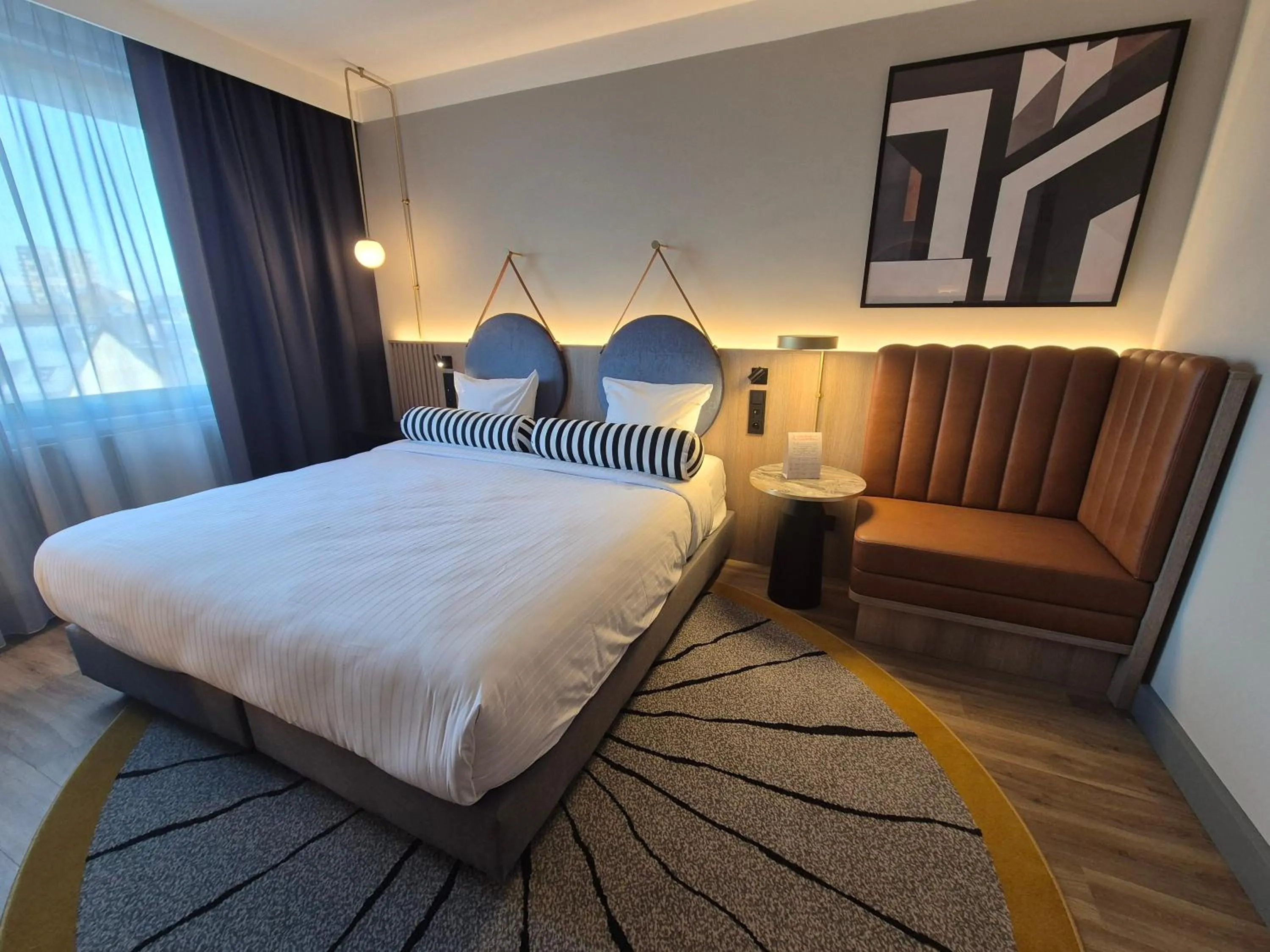 Seating area, Bed in Gresham Belson Hotel Brussels