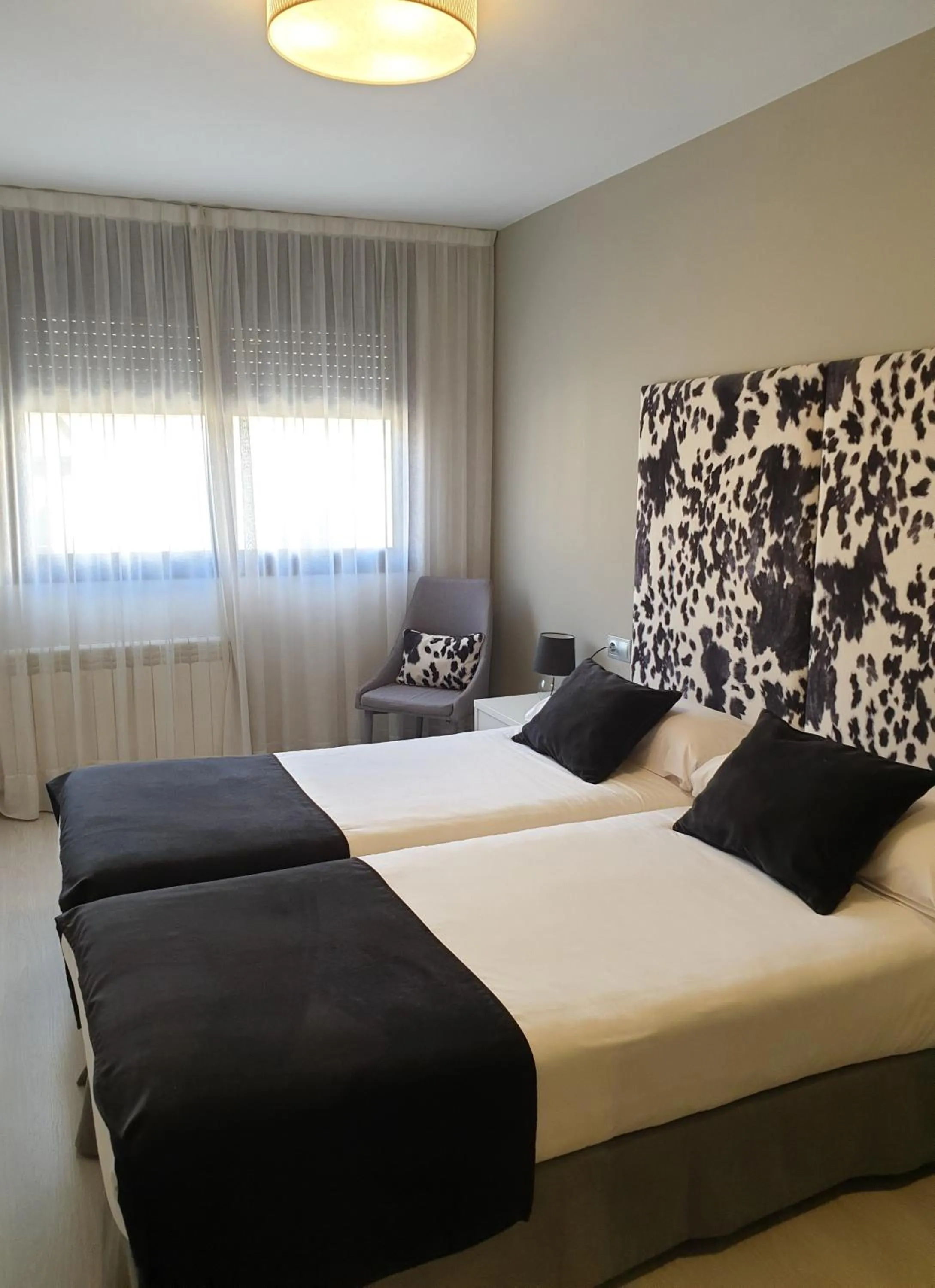 Bedroom, Bed in Apartamentos Real Lleida