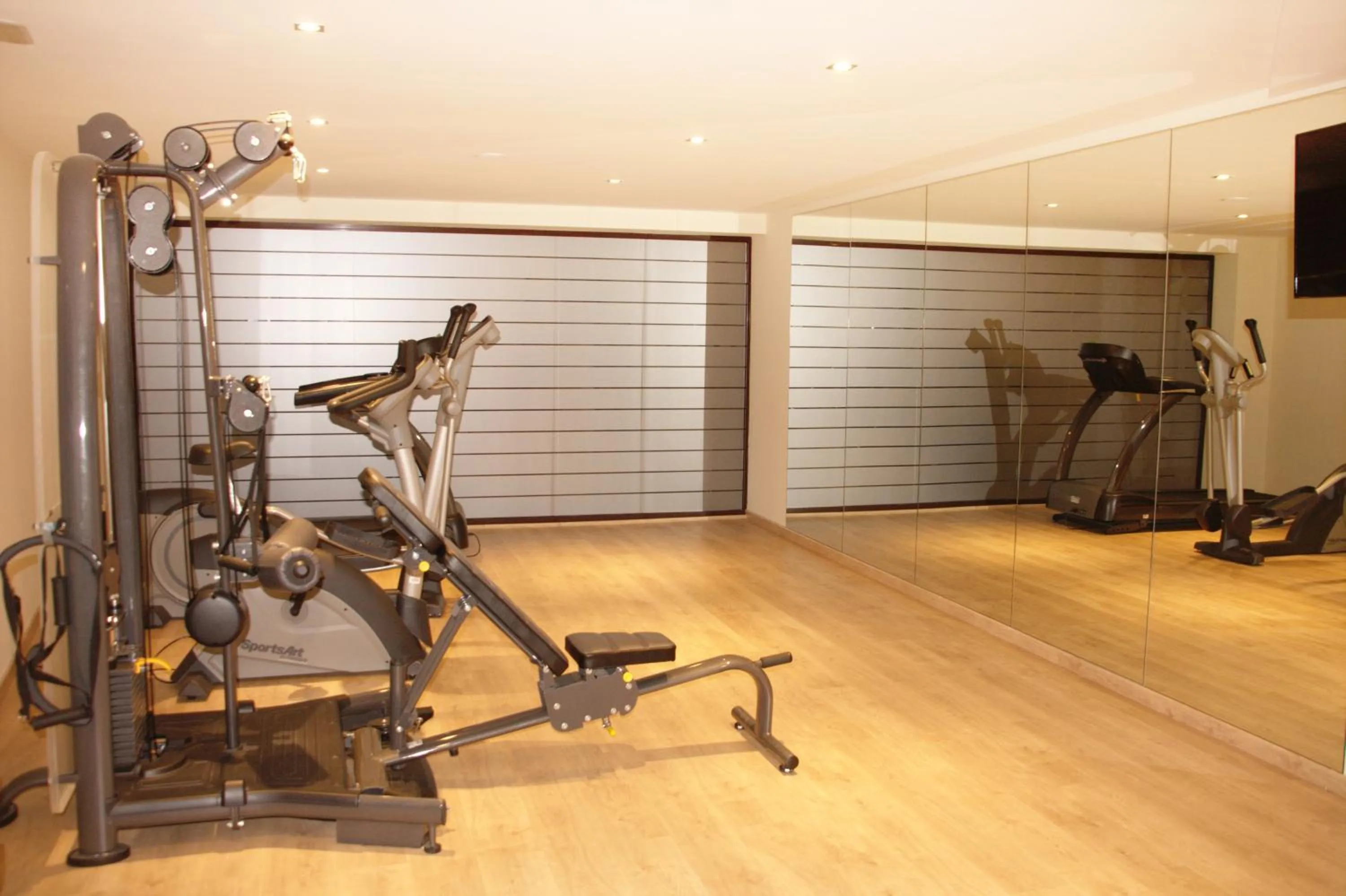 Fitness centre/facilities in Apartamentos Real Lleida