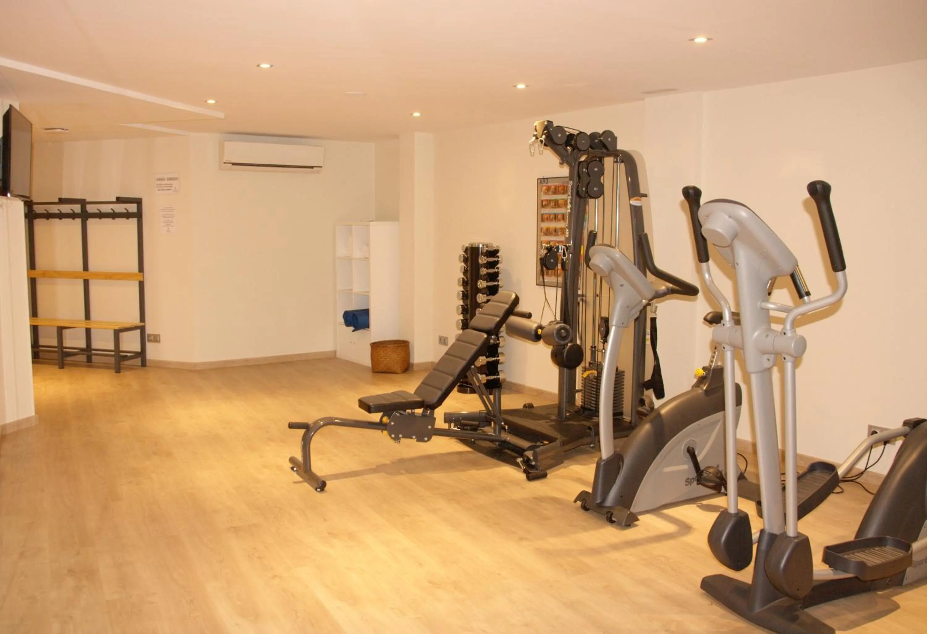 Fitness centre/facilities in Apartamentos Real Lleida