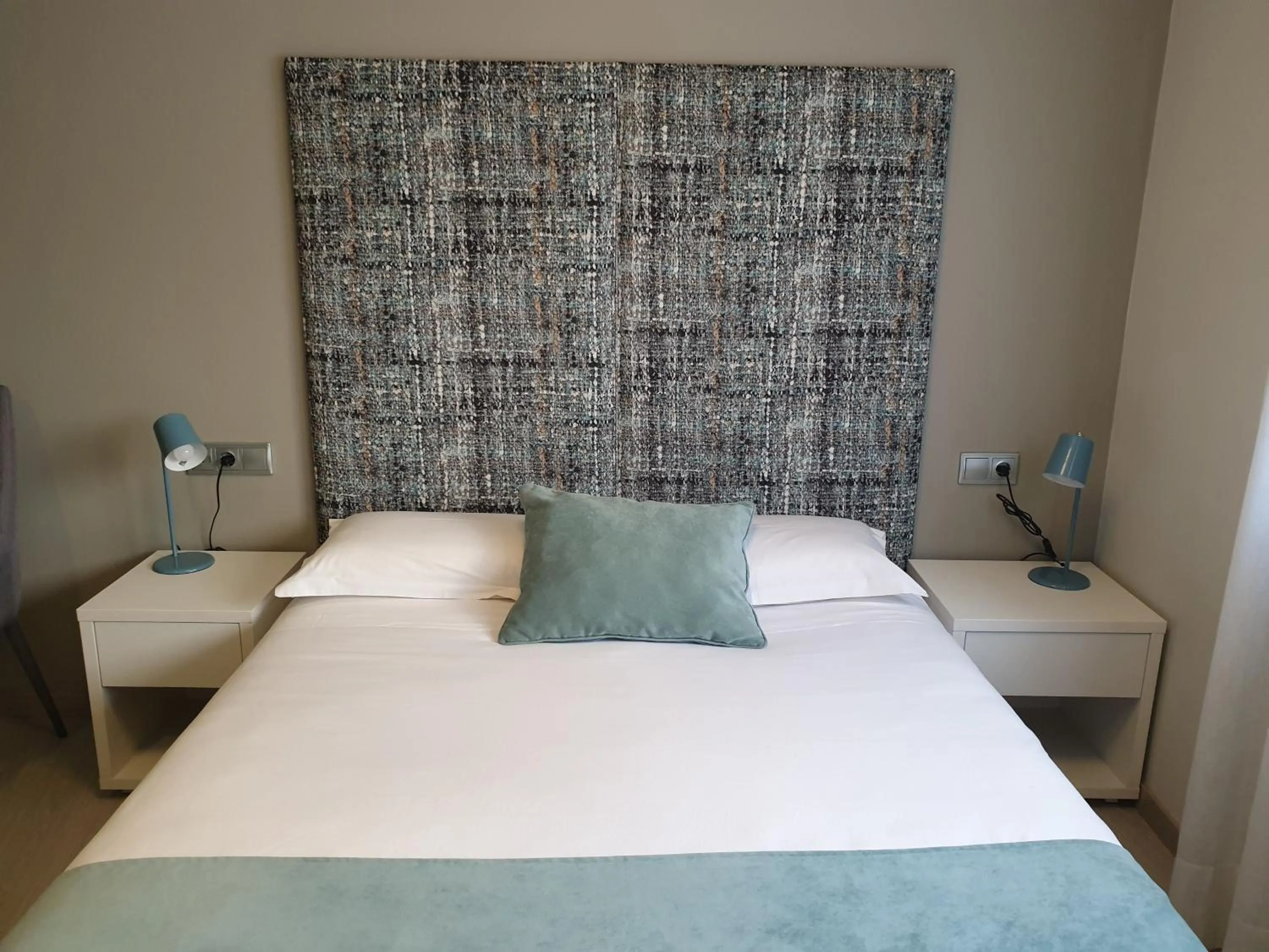 Bedroom, Bed in Apartamentos Real Lleida