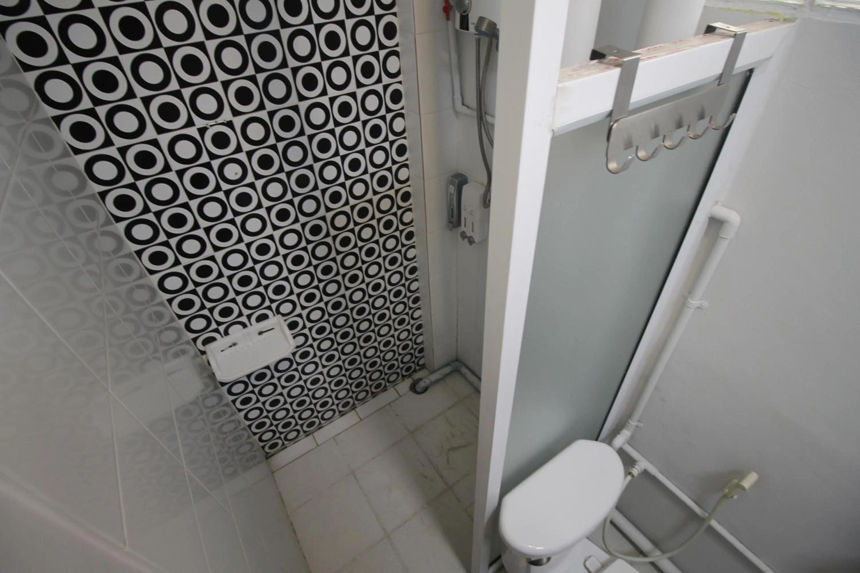 Shower in Baan Nampetch Hostel