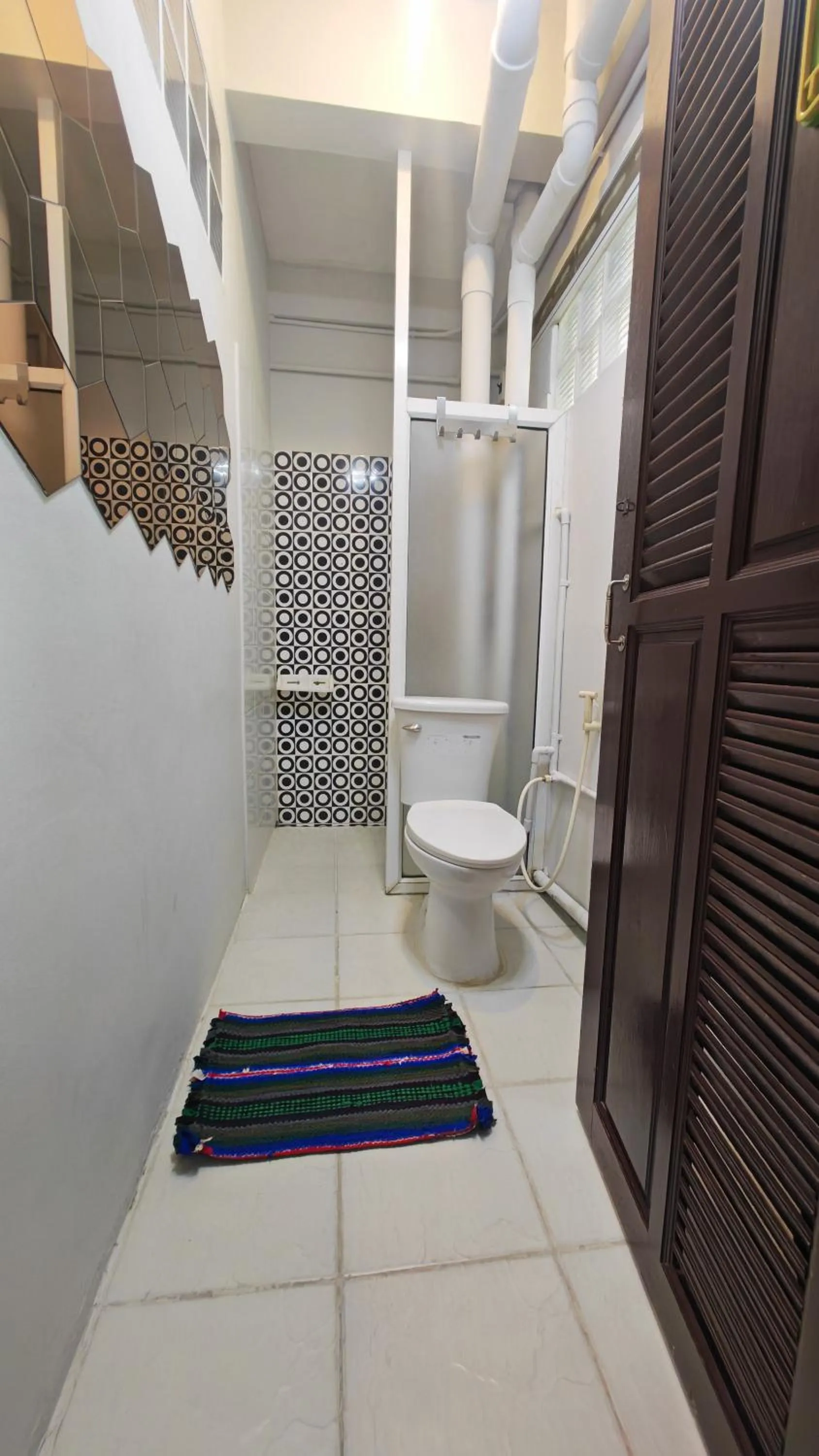 Shower in Baan Nampetch Hostel