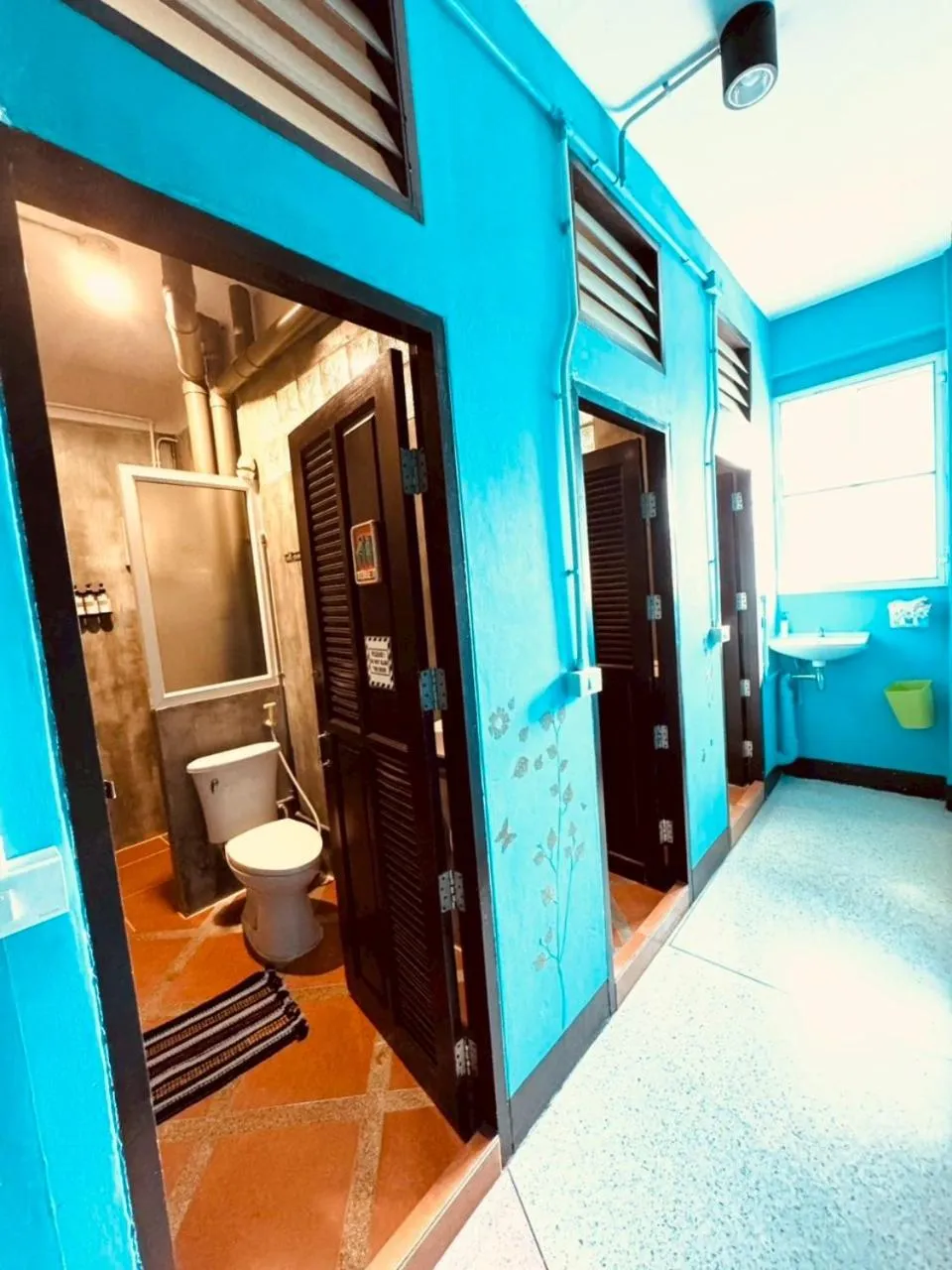 Toilet in Baan Nampetch Hostel