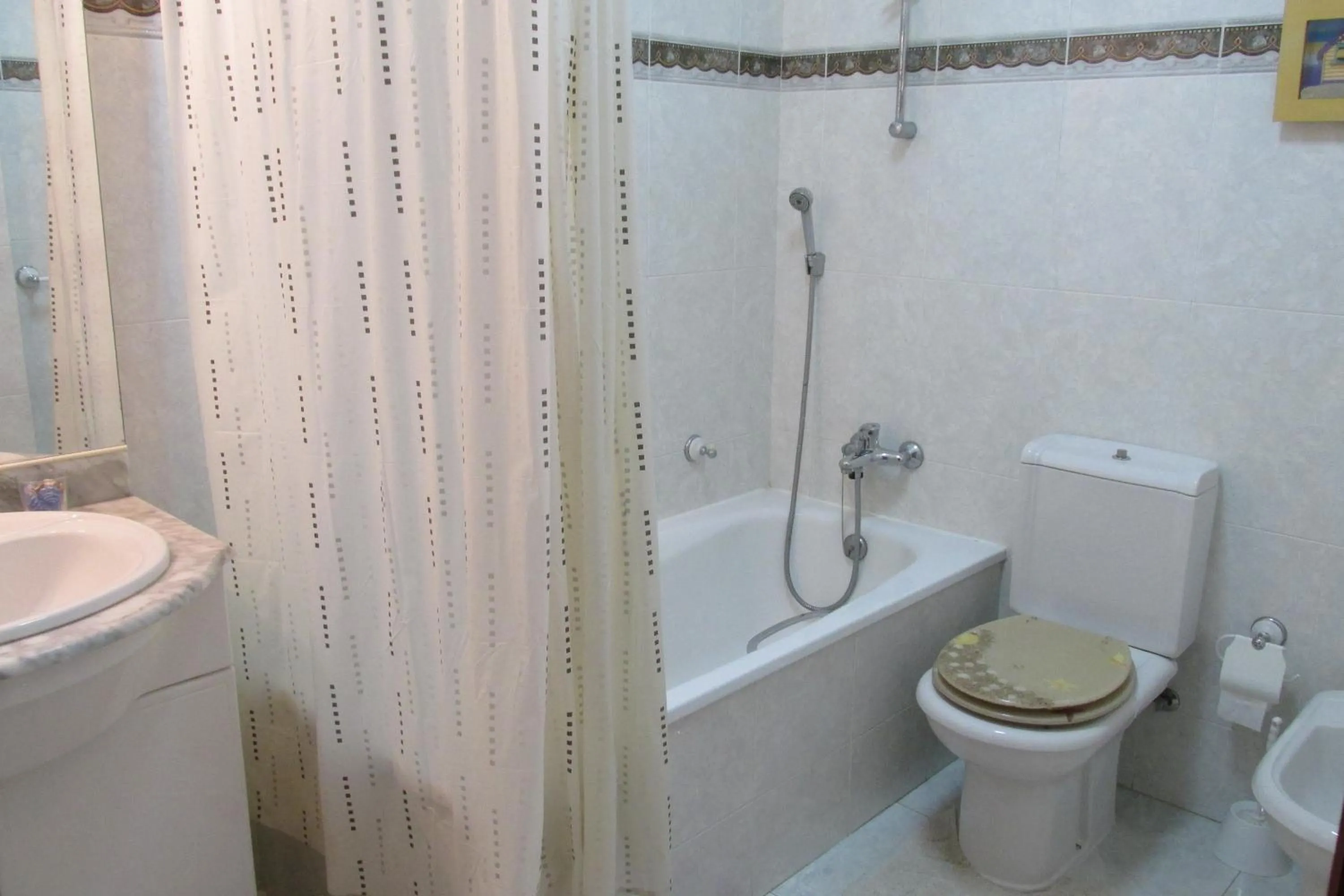 Toilet in Homestay Marialva Park