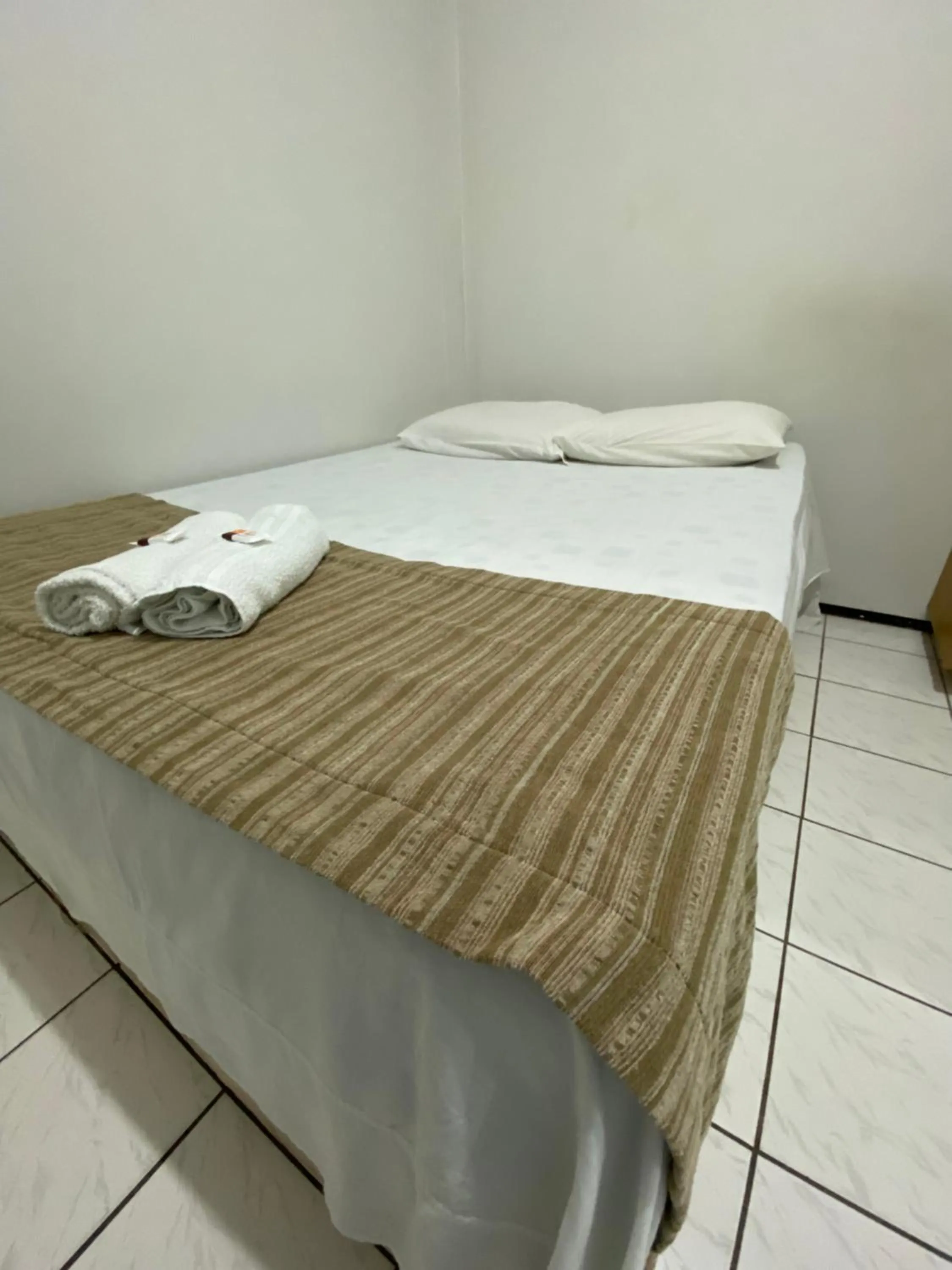 Bedroom, Bed in Center 1 Hotel