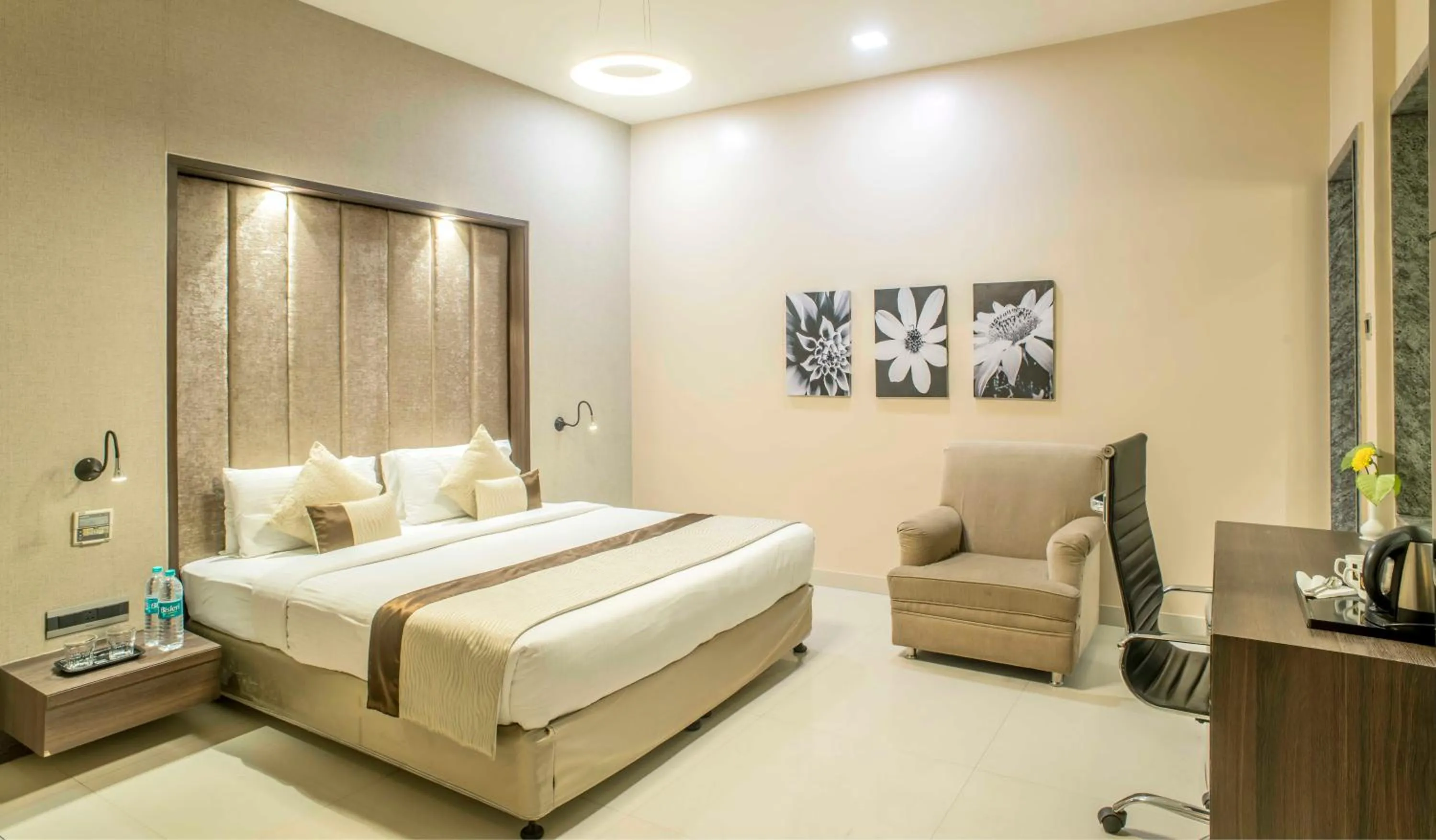 Photo of the whole room, Bed in The Citi Residenci Hotel - Durgapur
