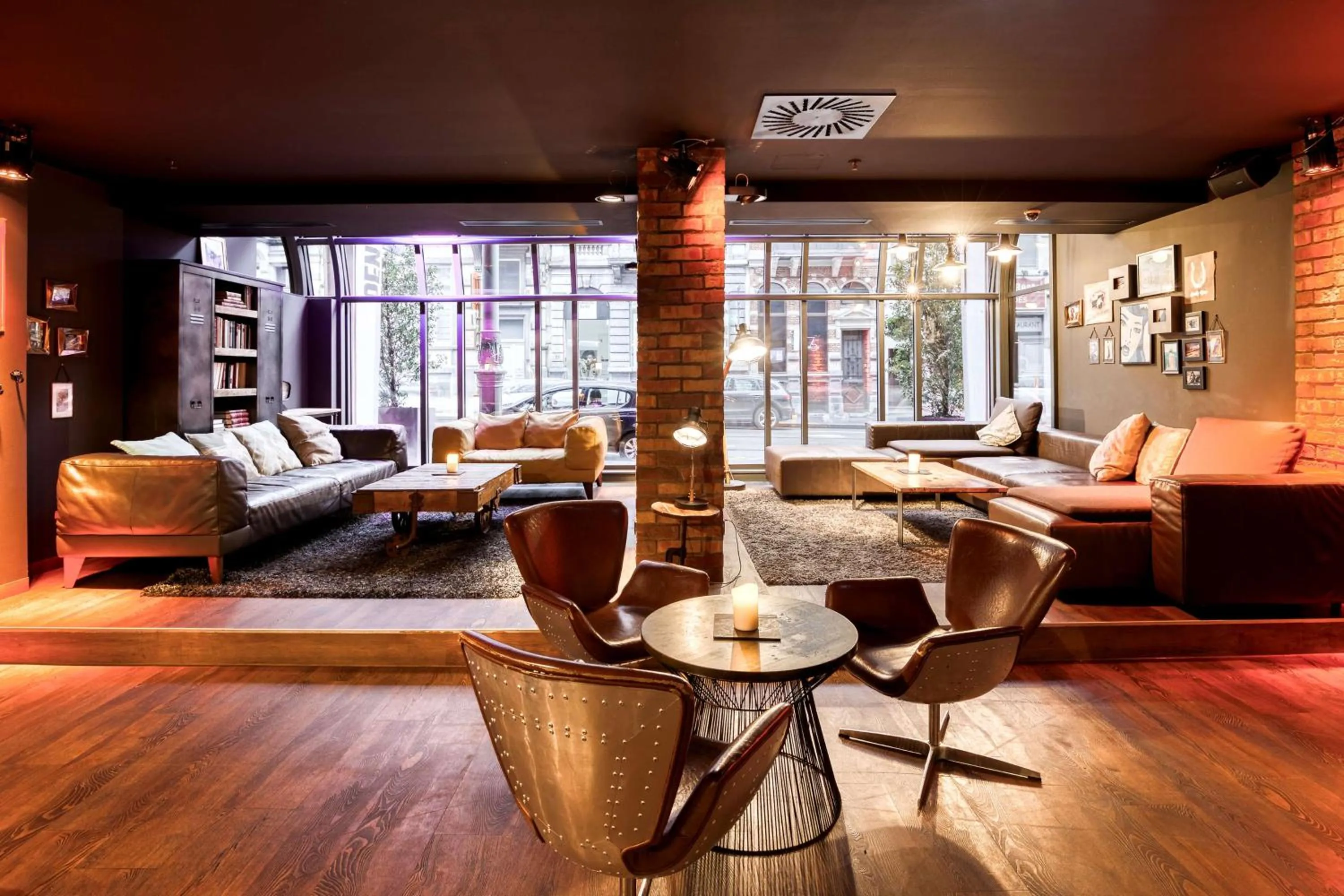 Lounge or bar in pentahotel Brussels City Centre