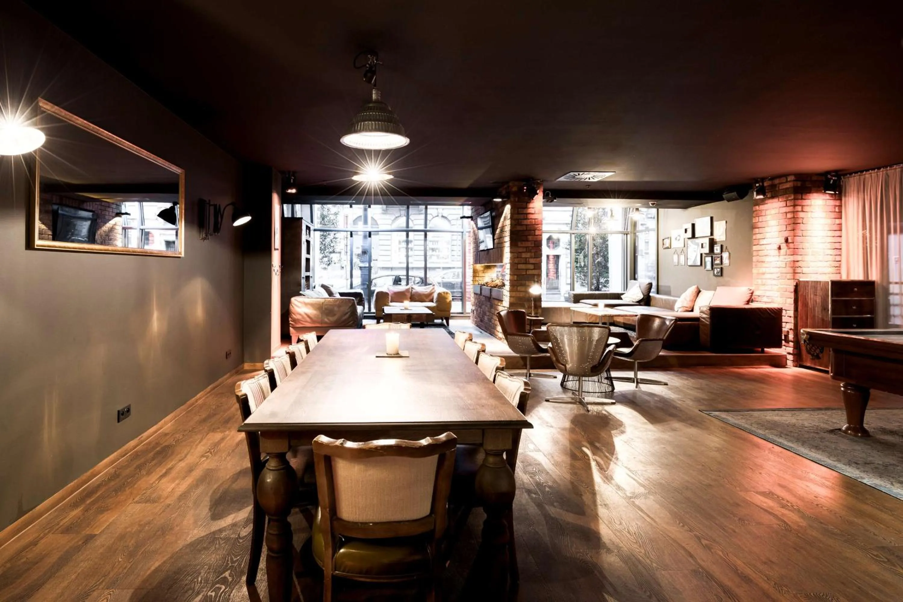 Lounge or bar in pentahotel Brussels City Centre