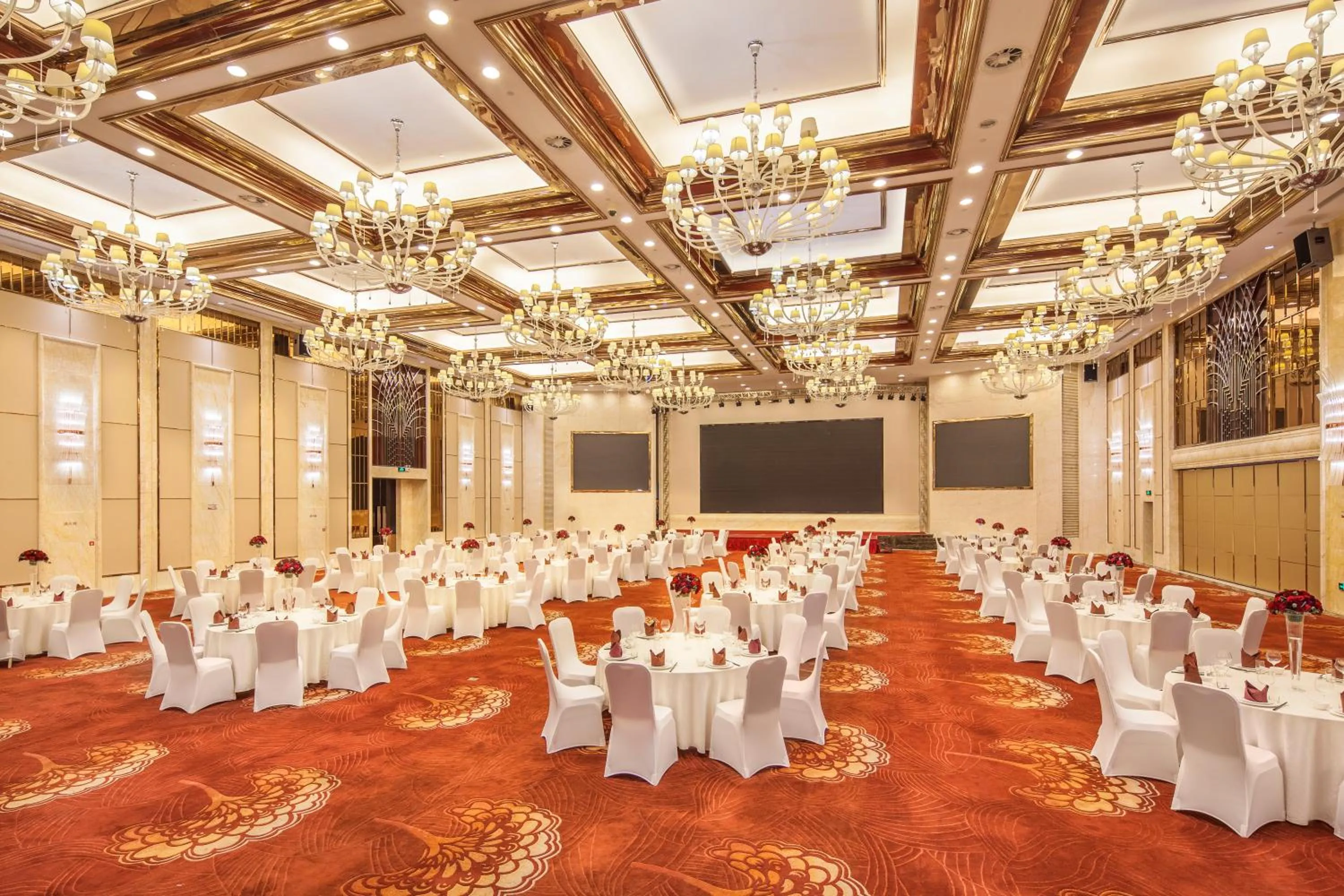 Banquet/Function facilities in Ramada Plaza Qiandeng Kunshan