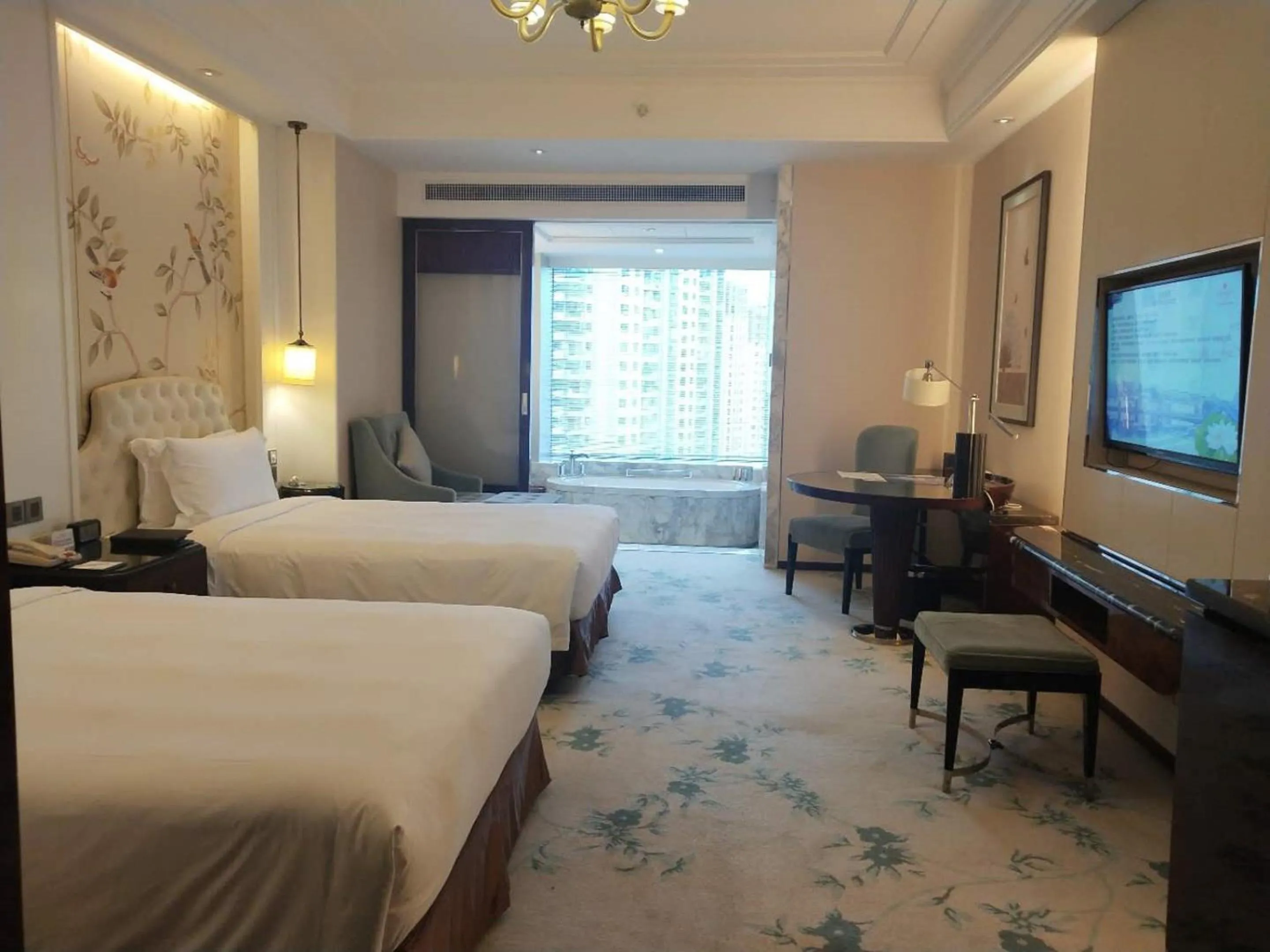 Bed in Ramada Plaza Qiandeng Kunshan
