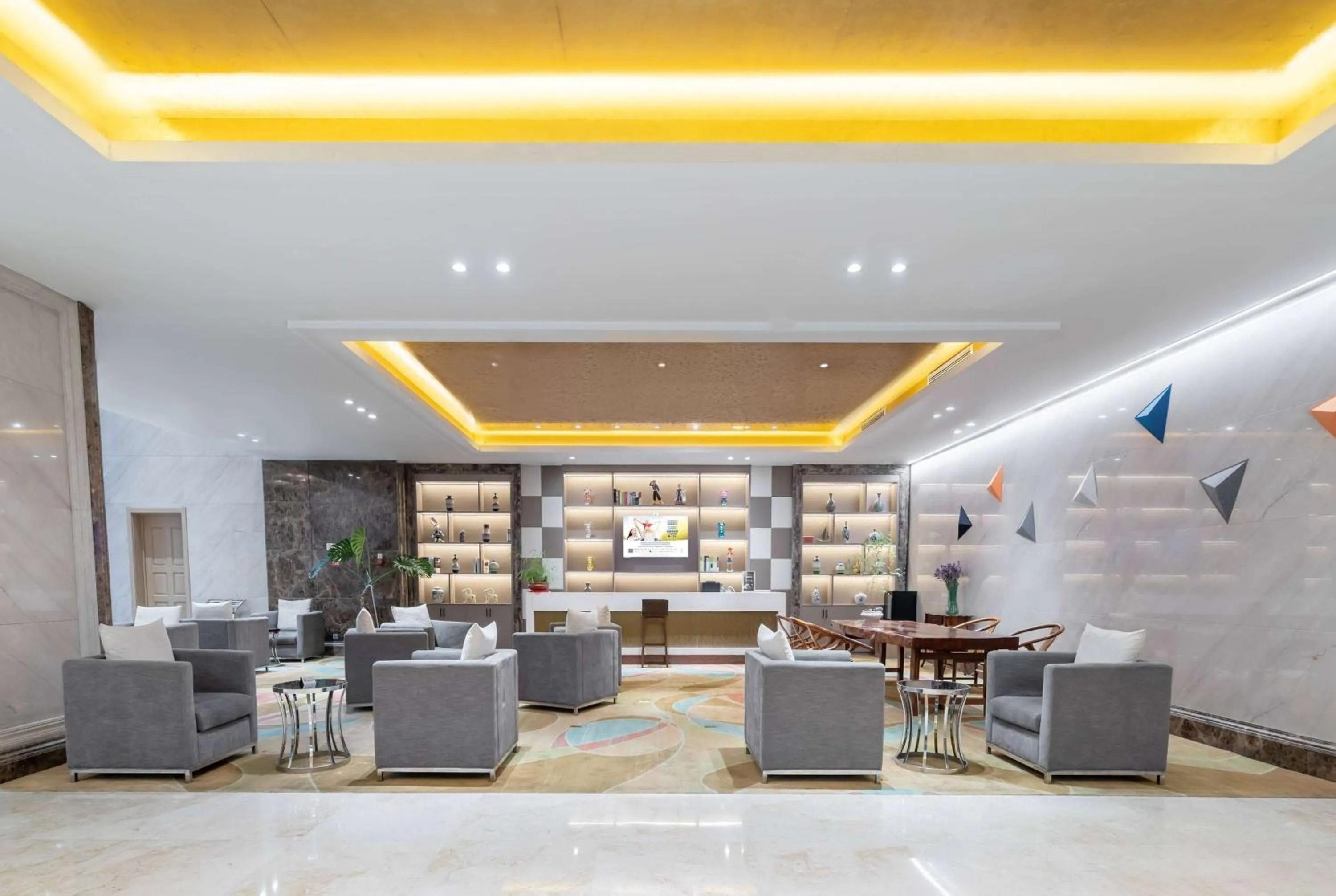 Lobby or reception in Ramada Linyi North