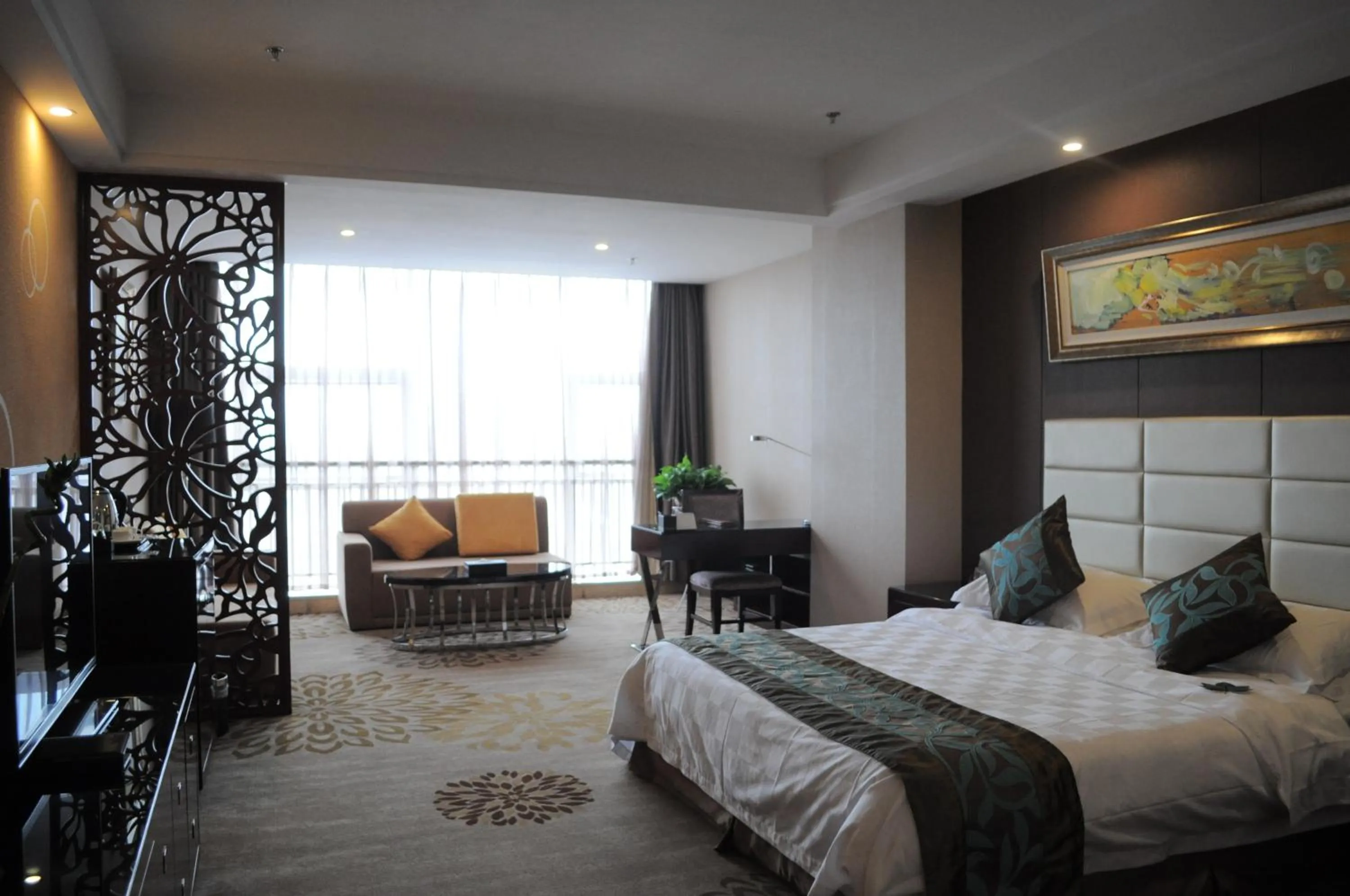 Bed in Ramada Linyi North