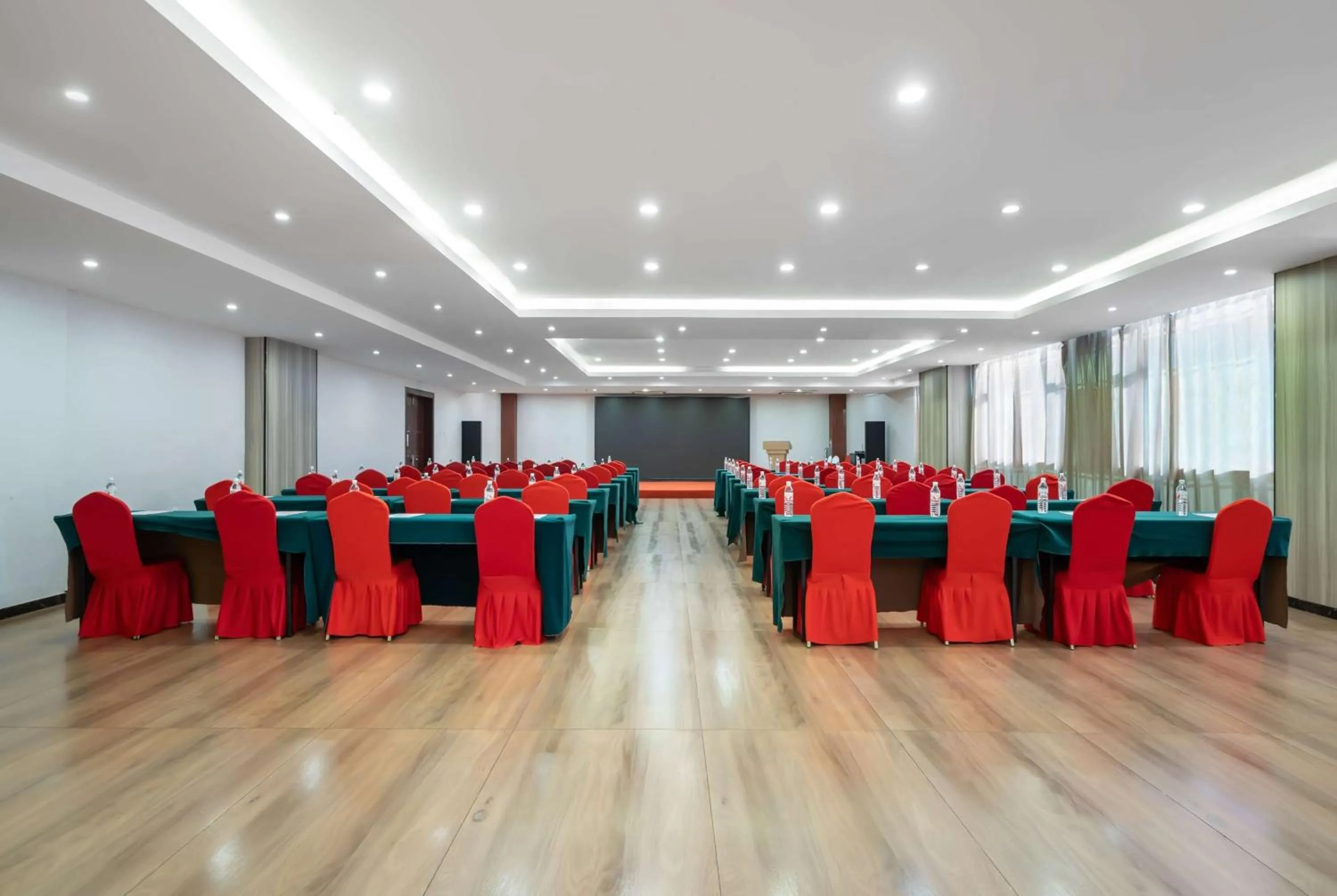 Meeting/conference room, Banquet Facilities in Ramada Linyi North