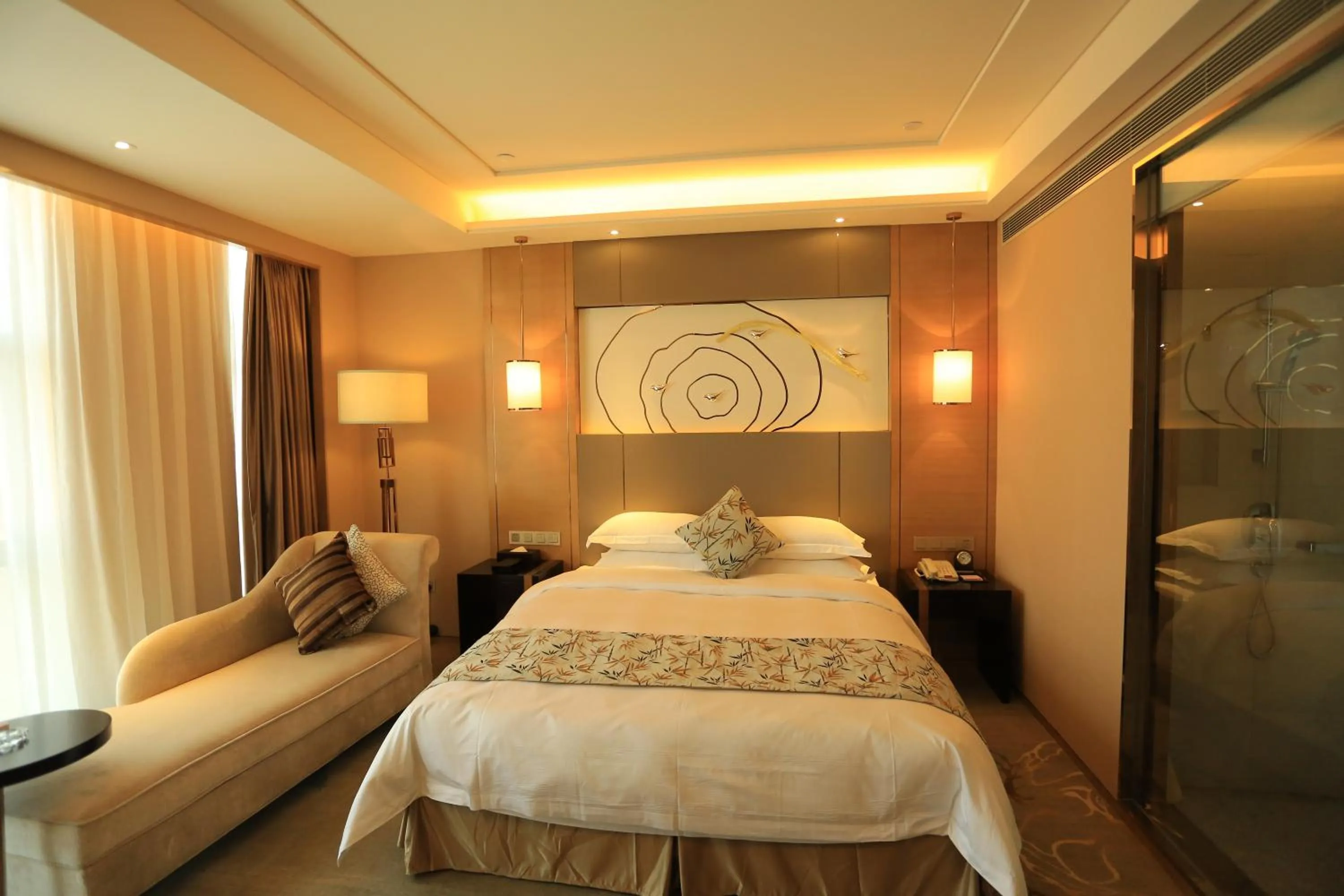 Bed in Ramada Yiyang Taojiang