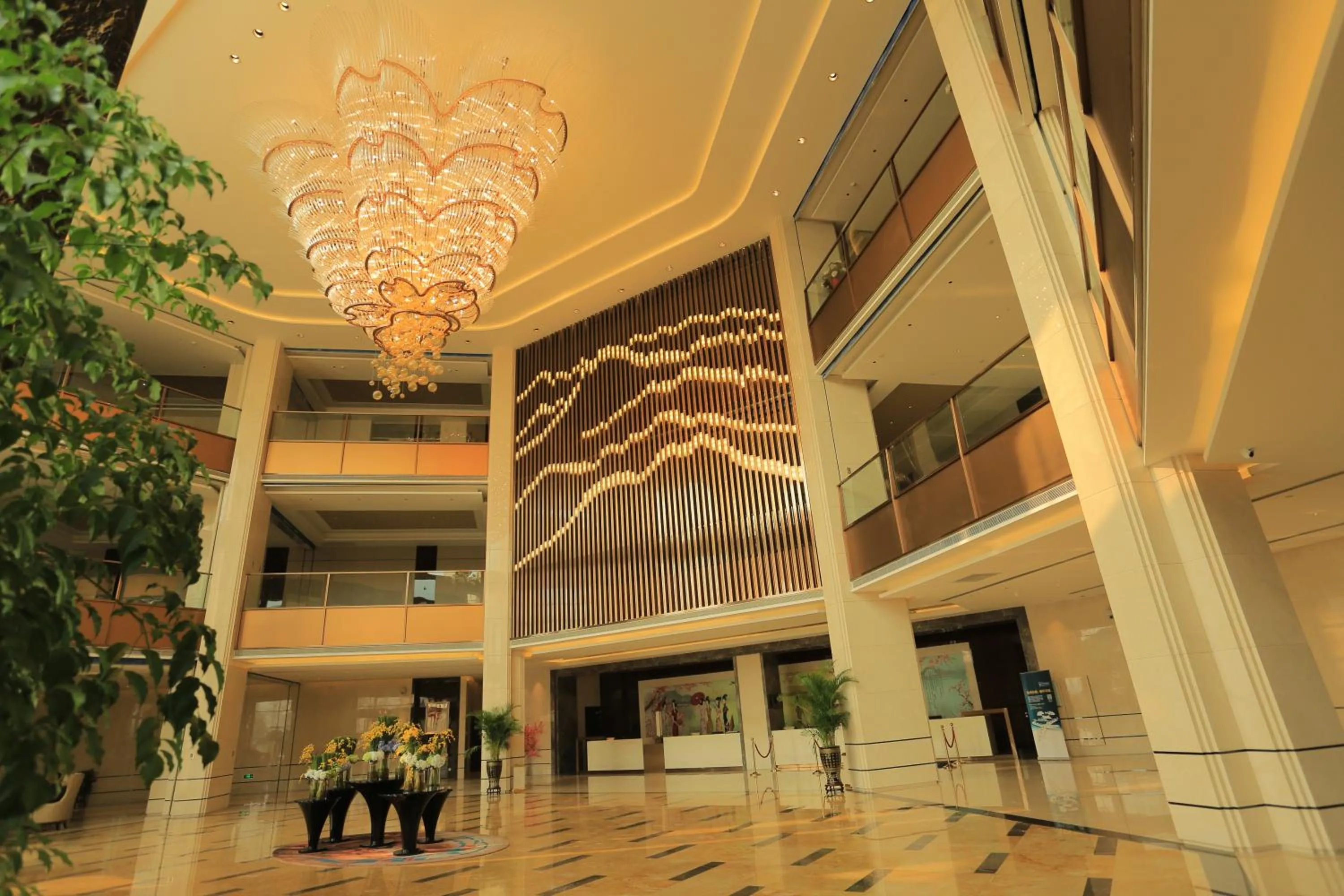 Lobby or reception in Ramada Yiyang Taojiang