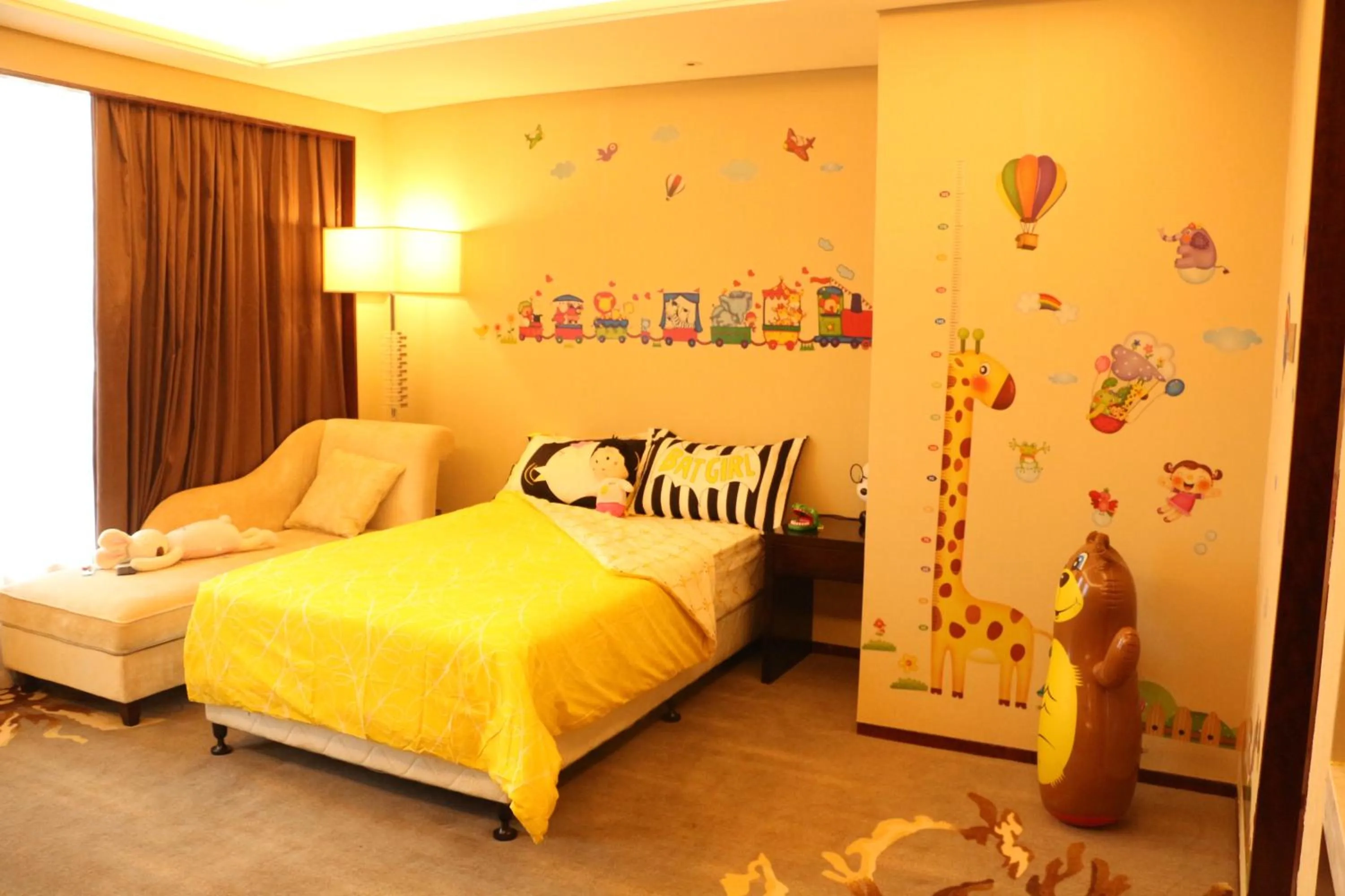 Bed in Ramada Yiyang Taojiang