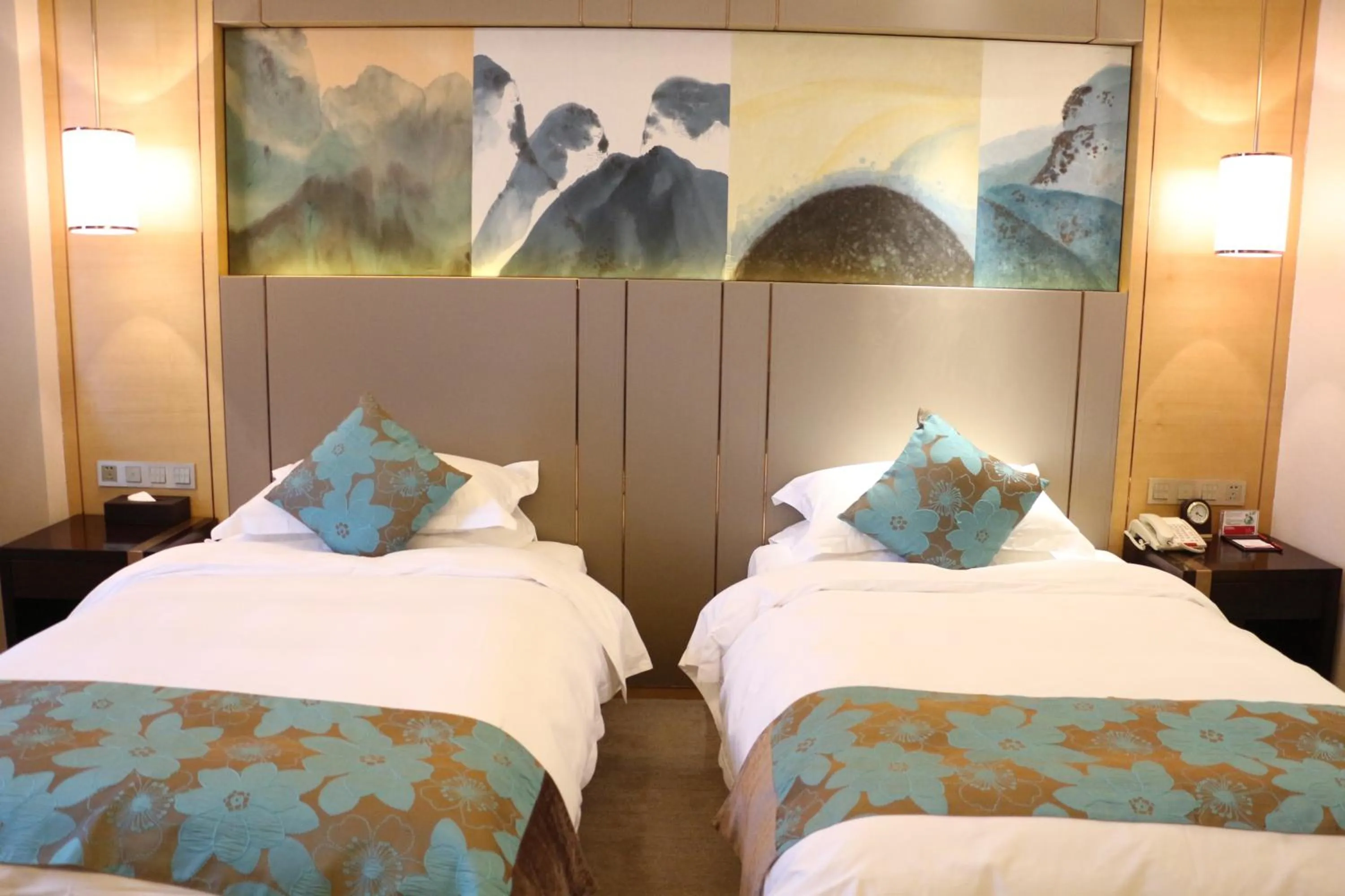 Bed in Ramada Yiyang Taojiang