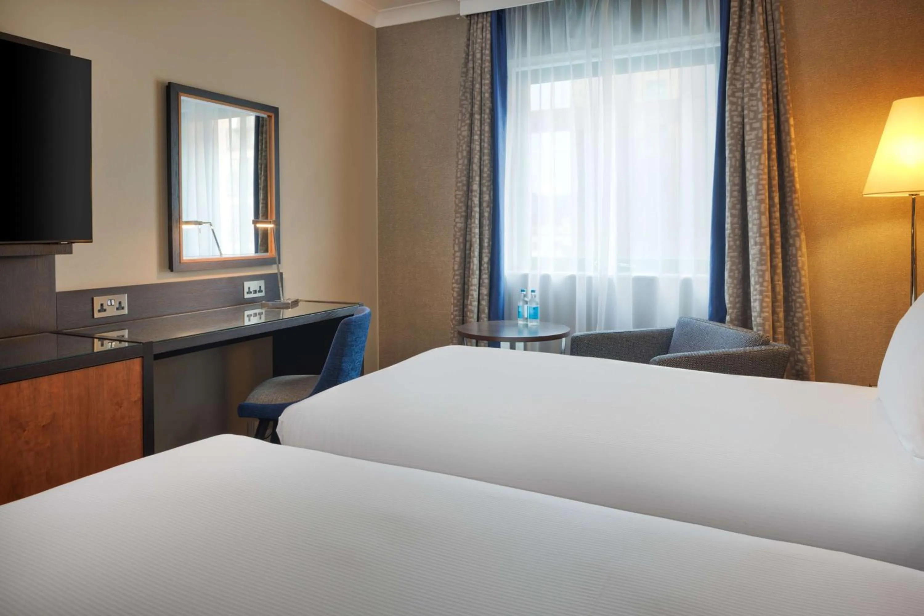 Bed in DoubleTree by Hilton Woking