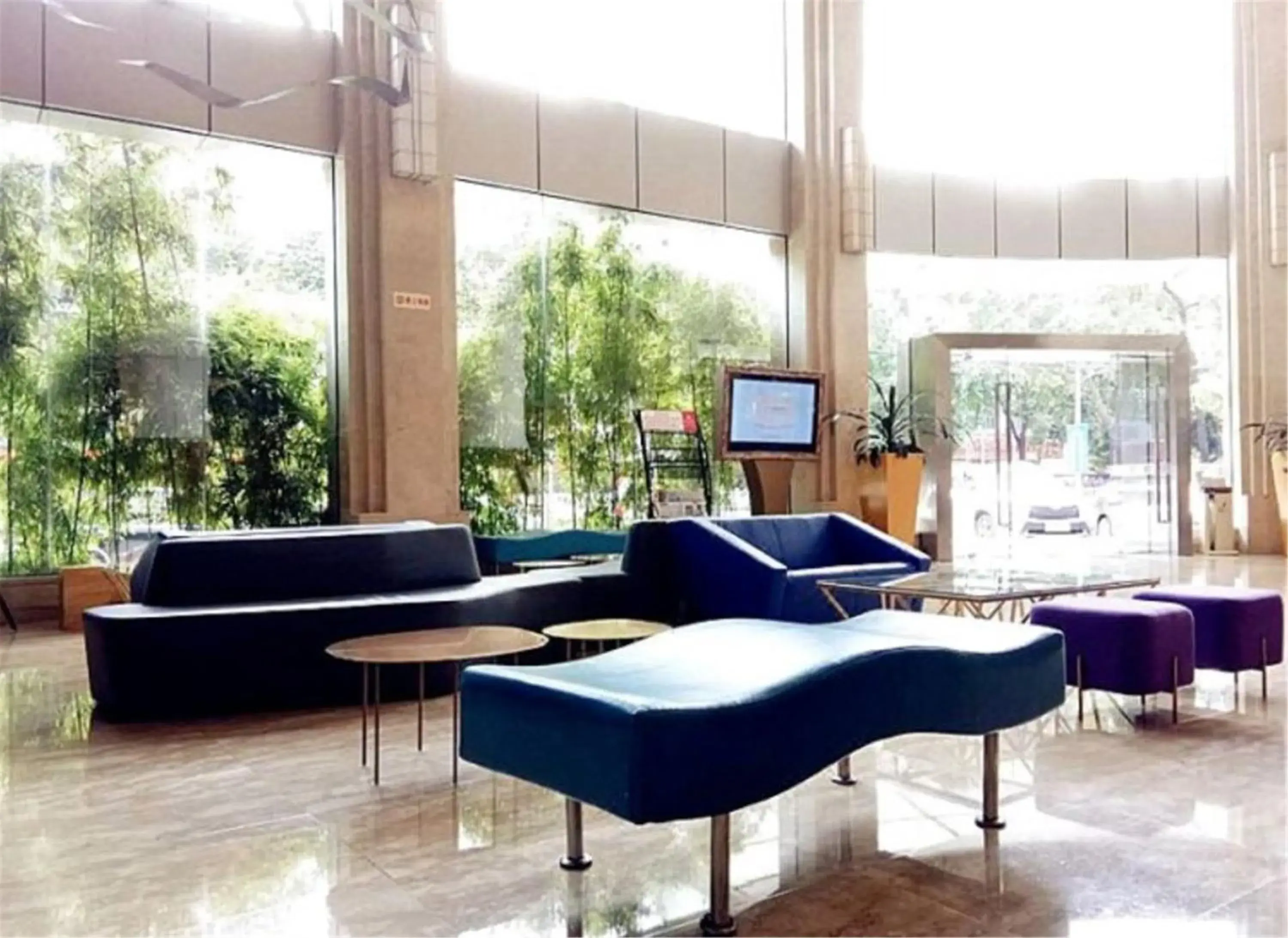 Superior King Room - Non-Smoking in Ramada Meizhou Superior King Room - Non-Smoking in Ramada Meizhou