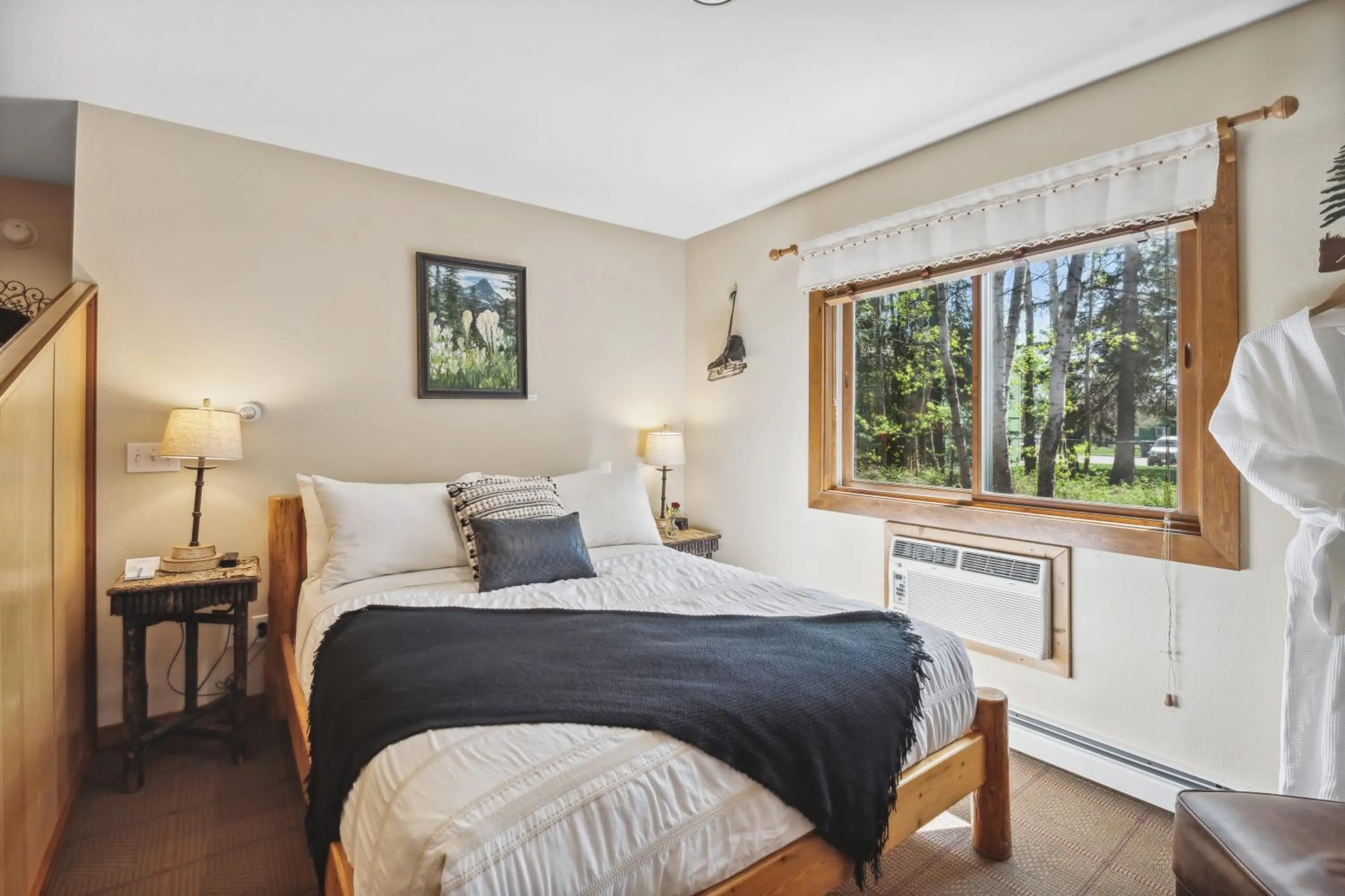 Bed in Good Medicine Lodge