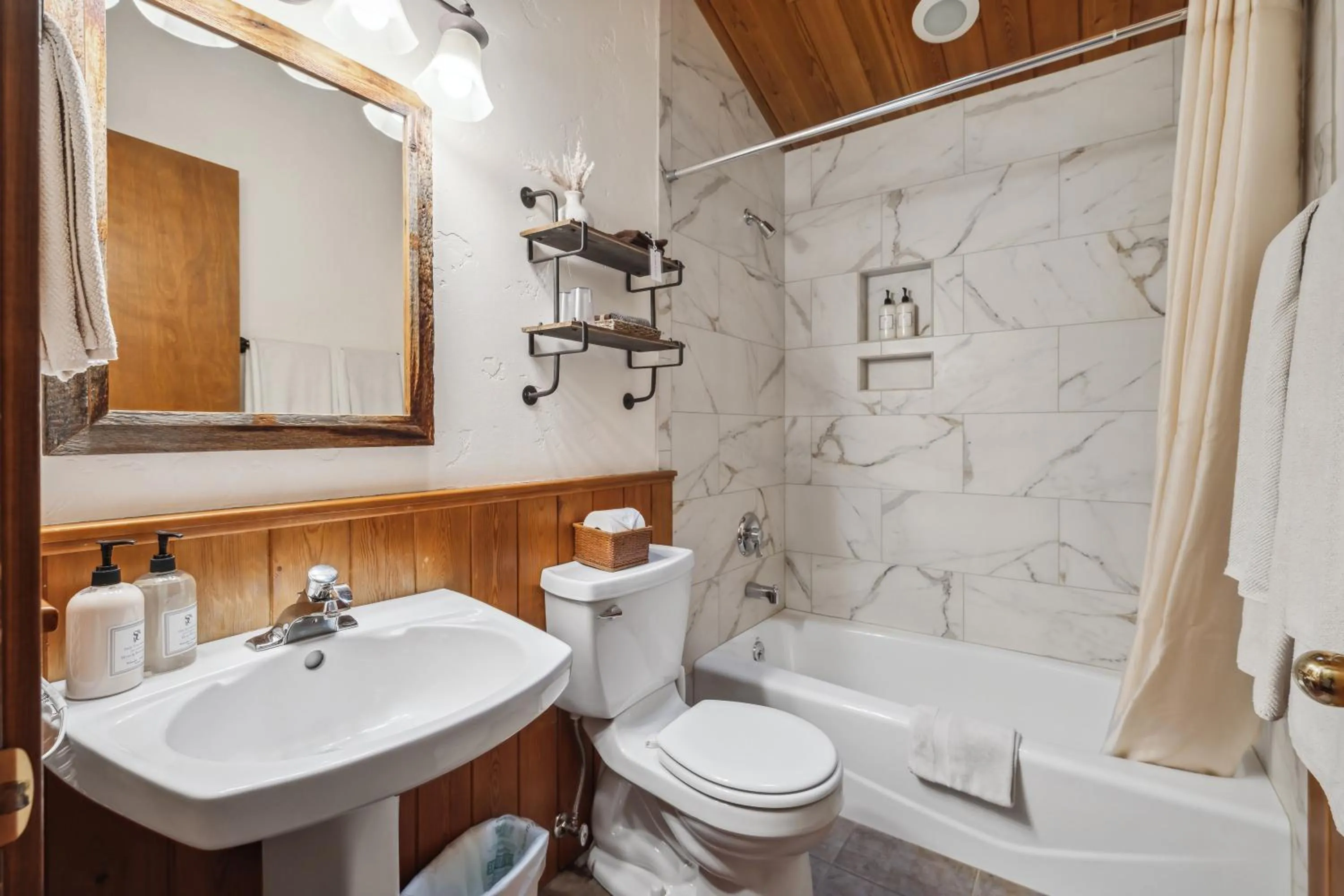 Bathroom in Good Medicine Lodge