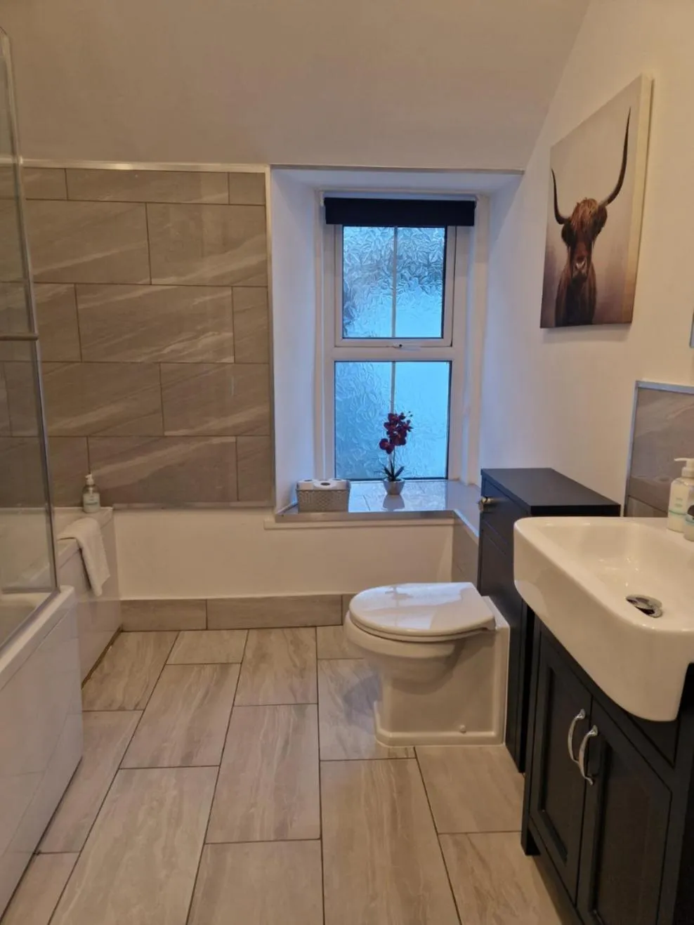 Toilet in Strathardle Lodge