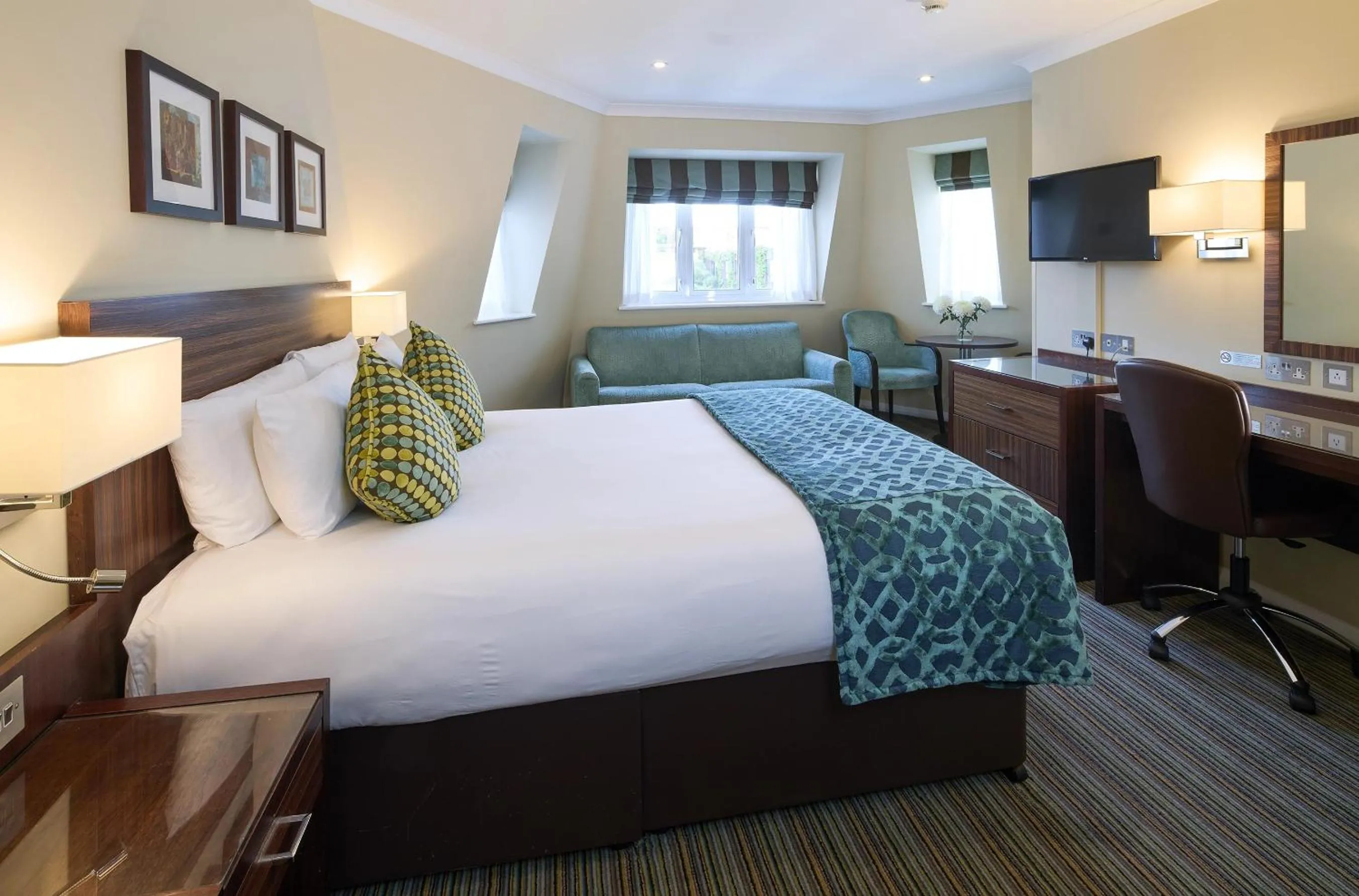 Bedroom, Bed in The Bull