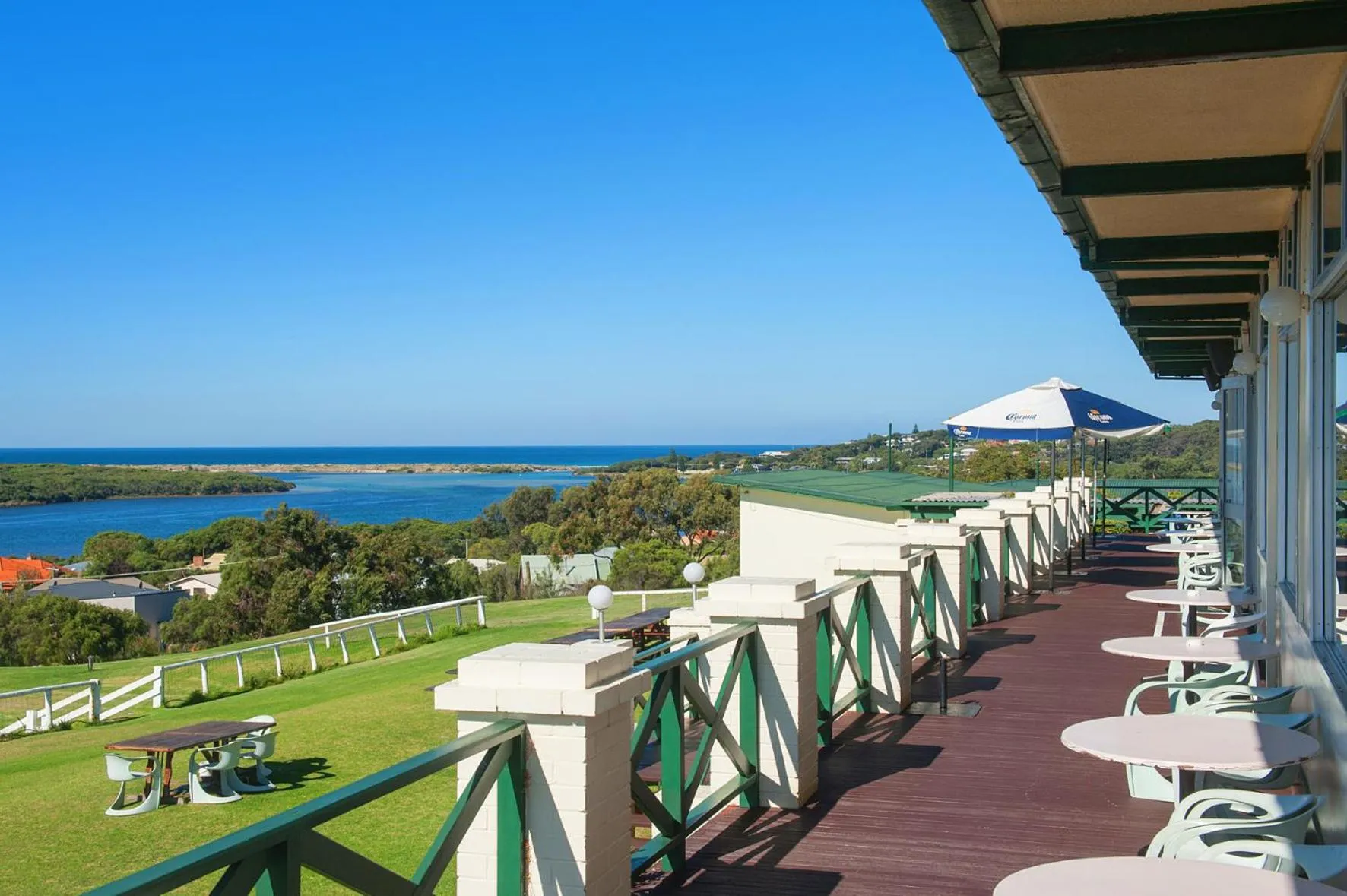 Facade/entrance in Augusta Hotel Motel