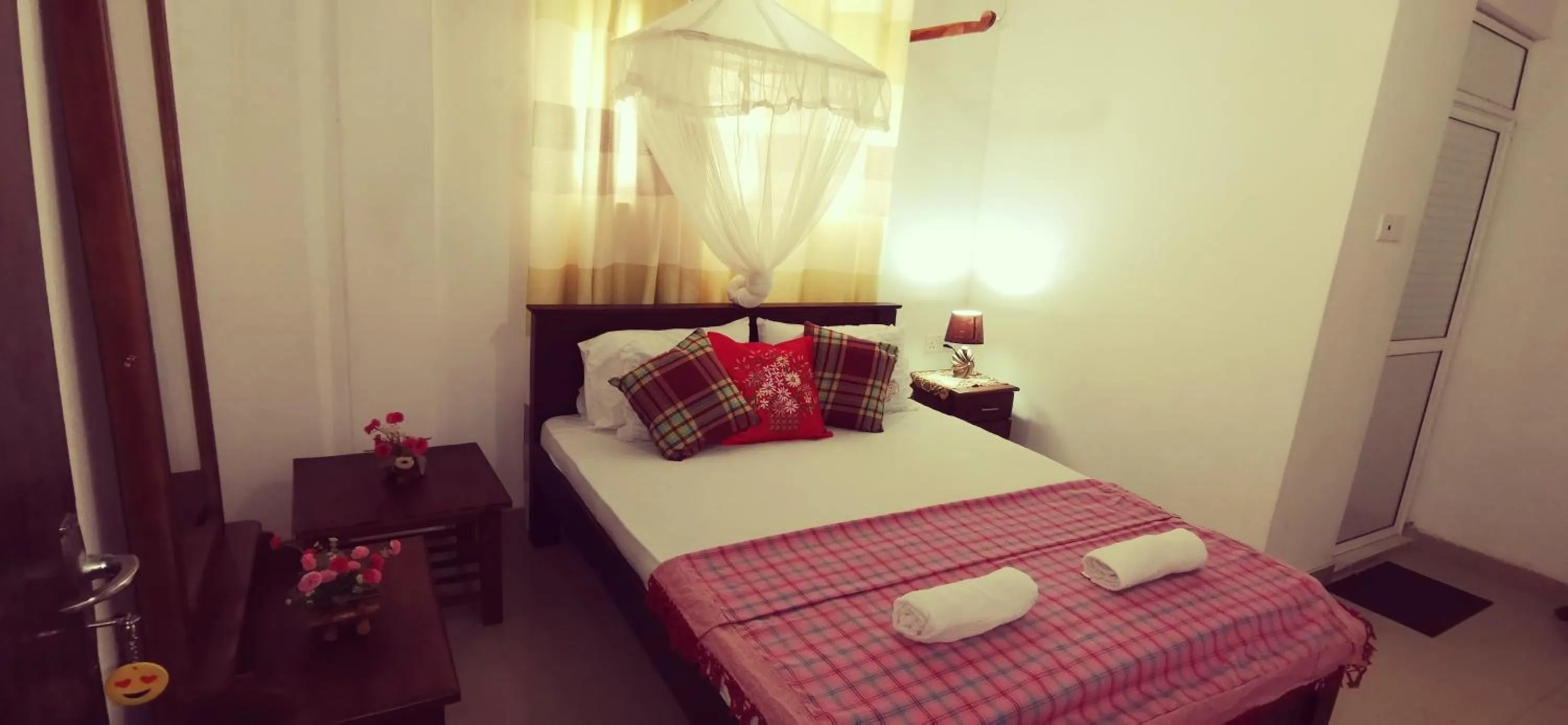 Photo of the whole room, Bed in Southern Comforts - Galle Fort