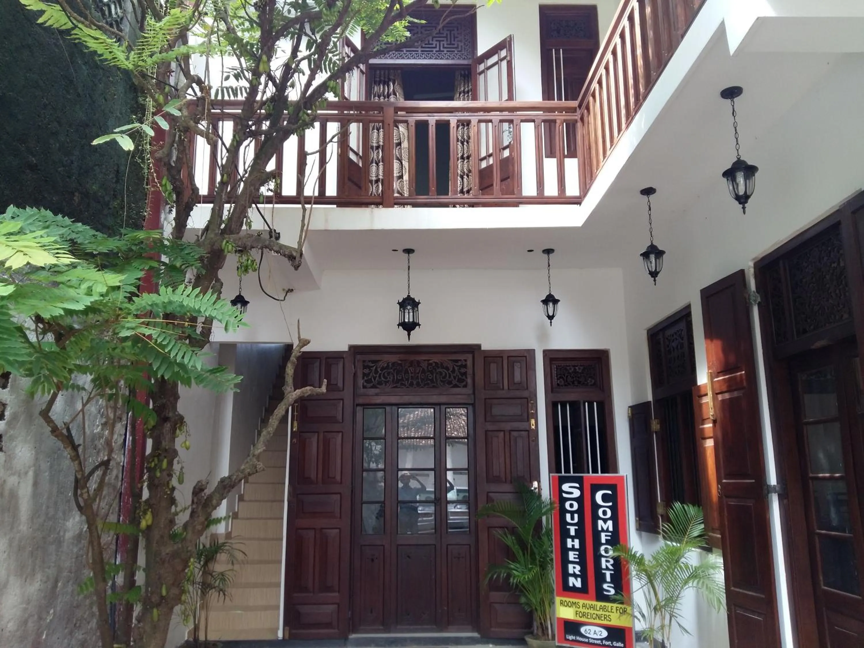 Facade/entrance in Southern Comforts - Galle Fort