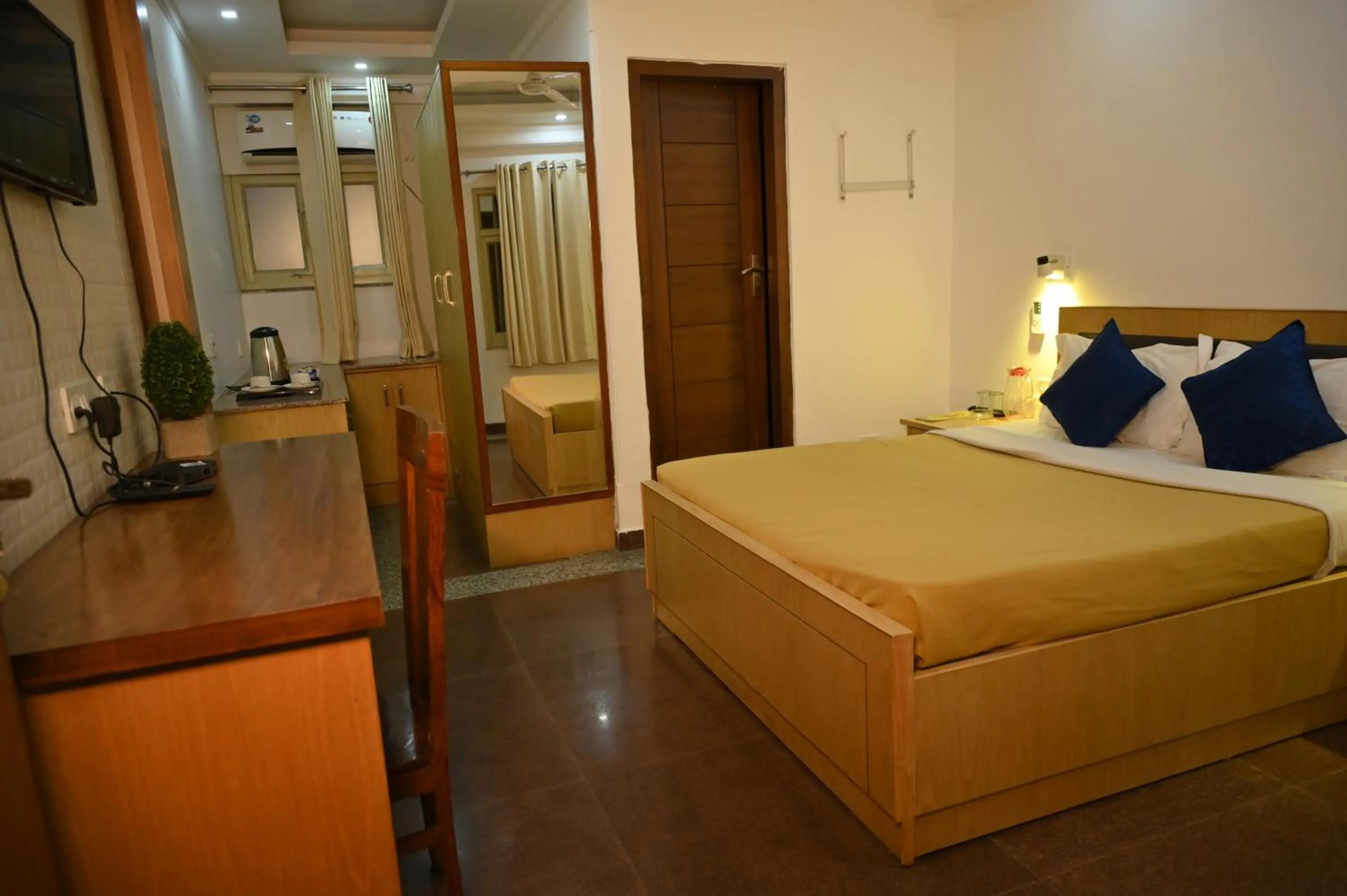 Photo of the whole room, Bed in Hotel DH