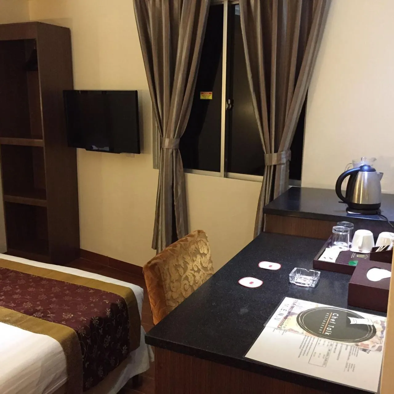 Coffee/tea facilities, Bed in Hotel & Apartment Ambassador 3