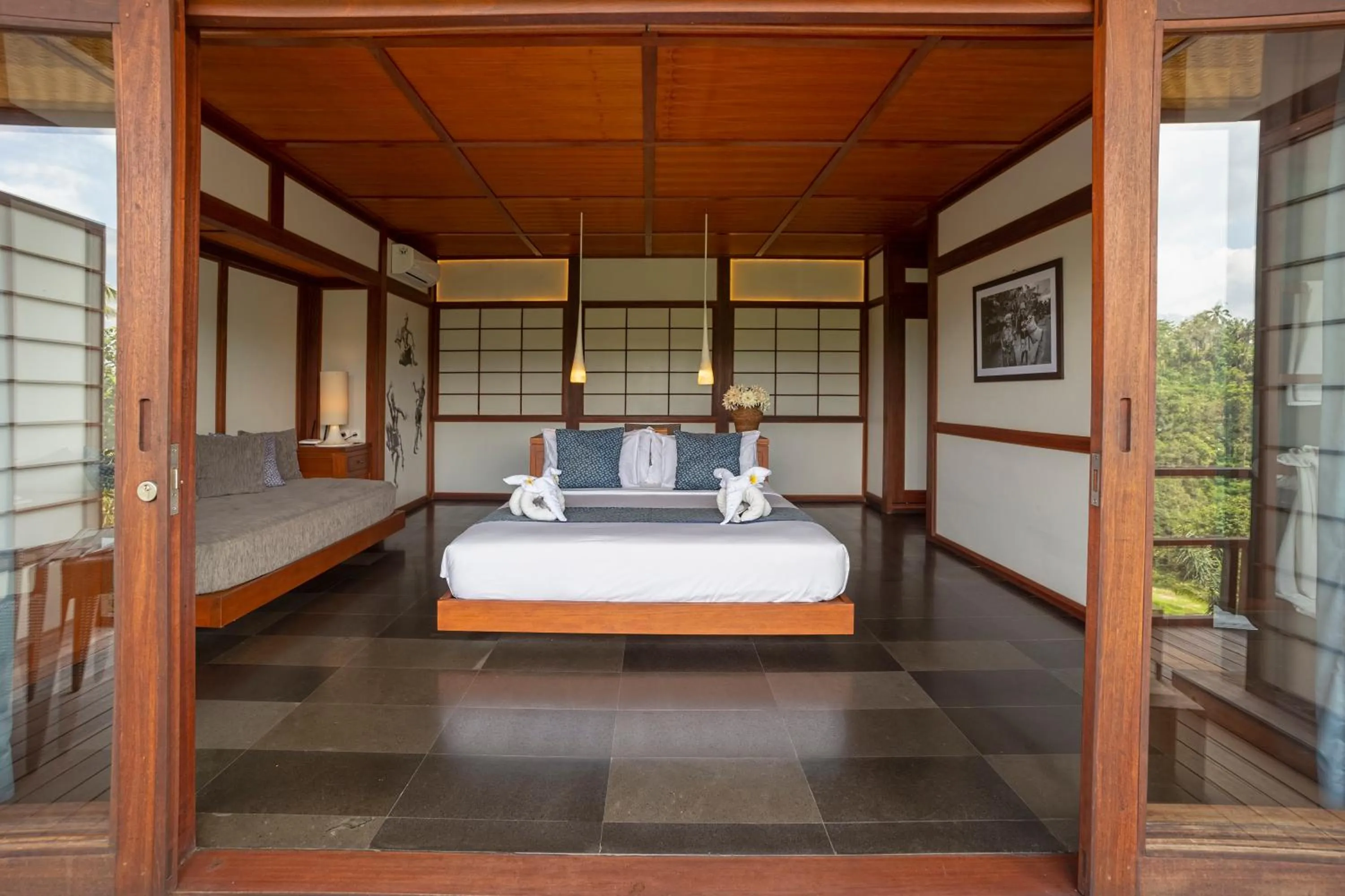 Bed in Suarapura Resort & Spa