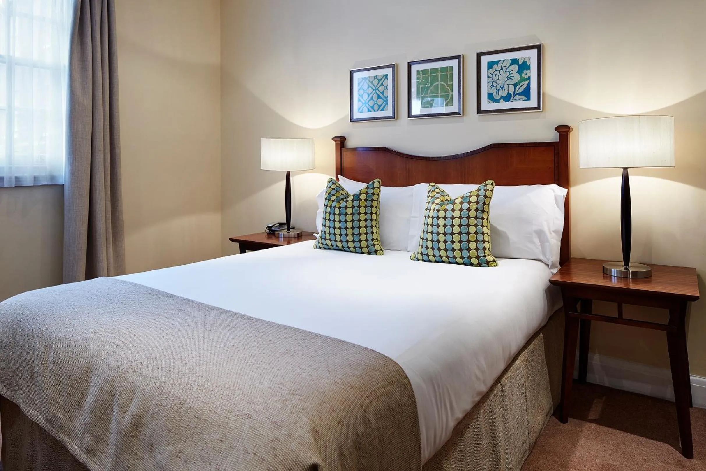 Bedroom, Bed in Sir Christopher Wren Hotel