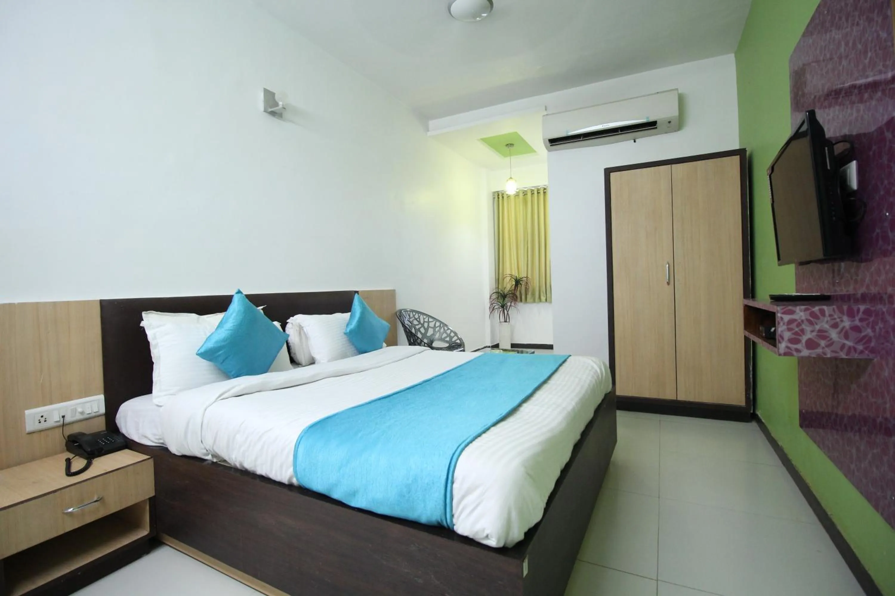 Bed in Hotel Hillton