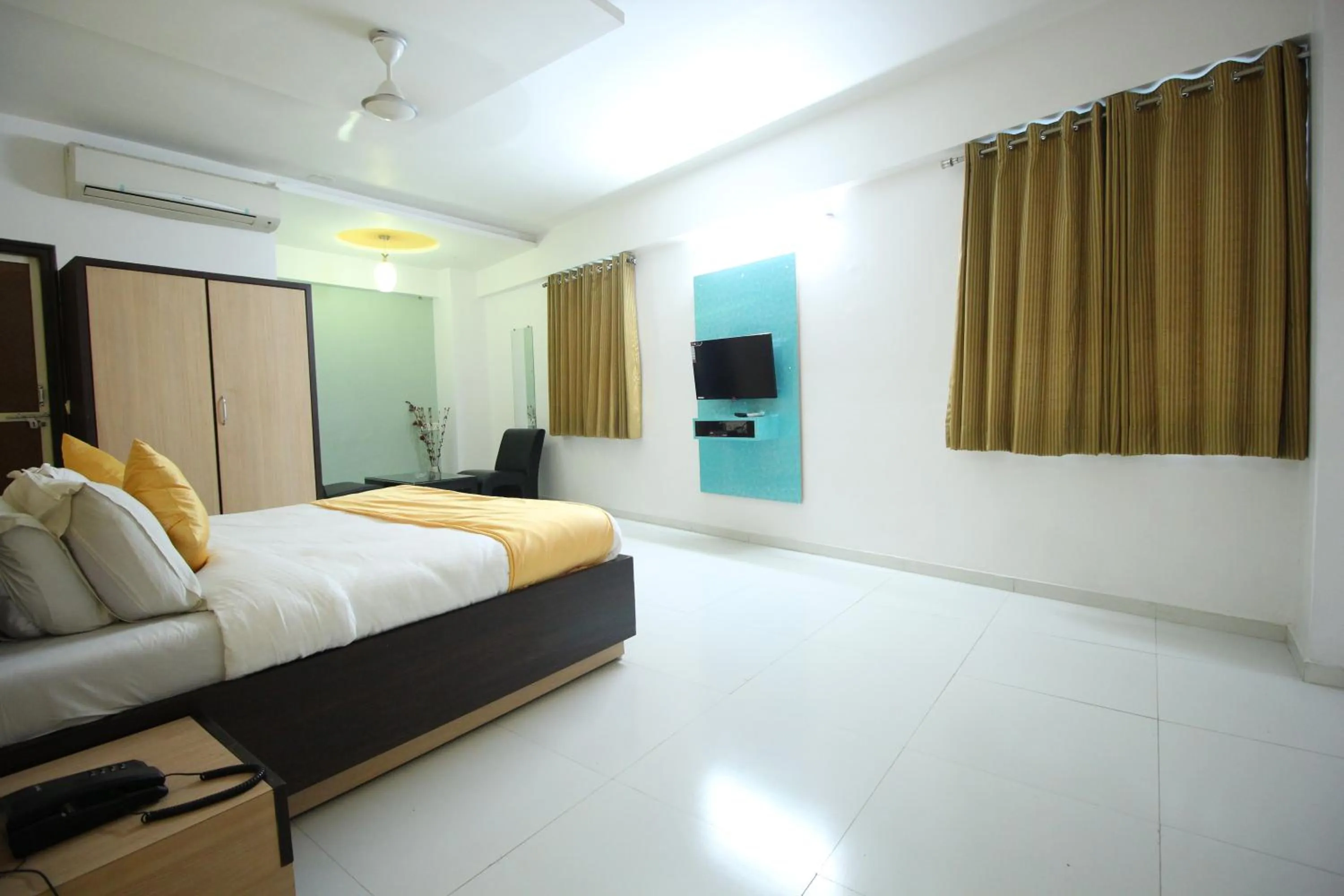 Bed in Hotel Hillton