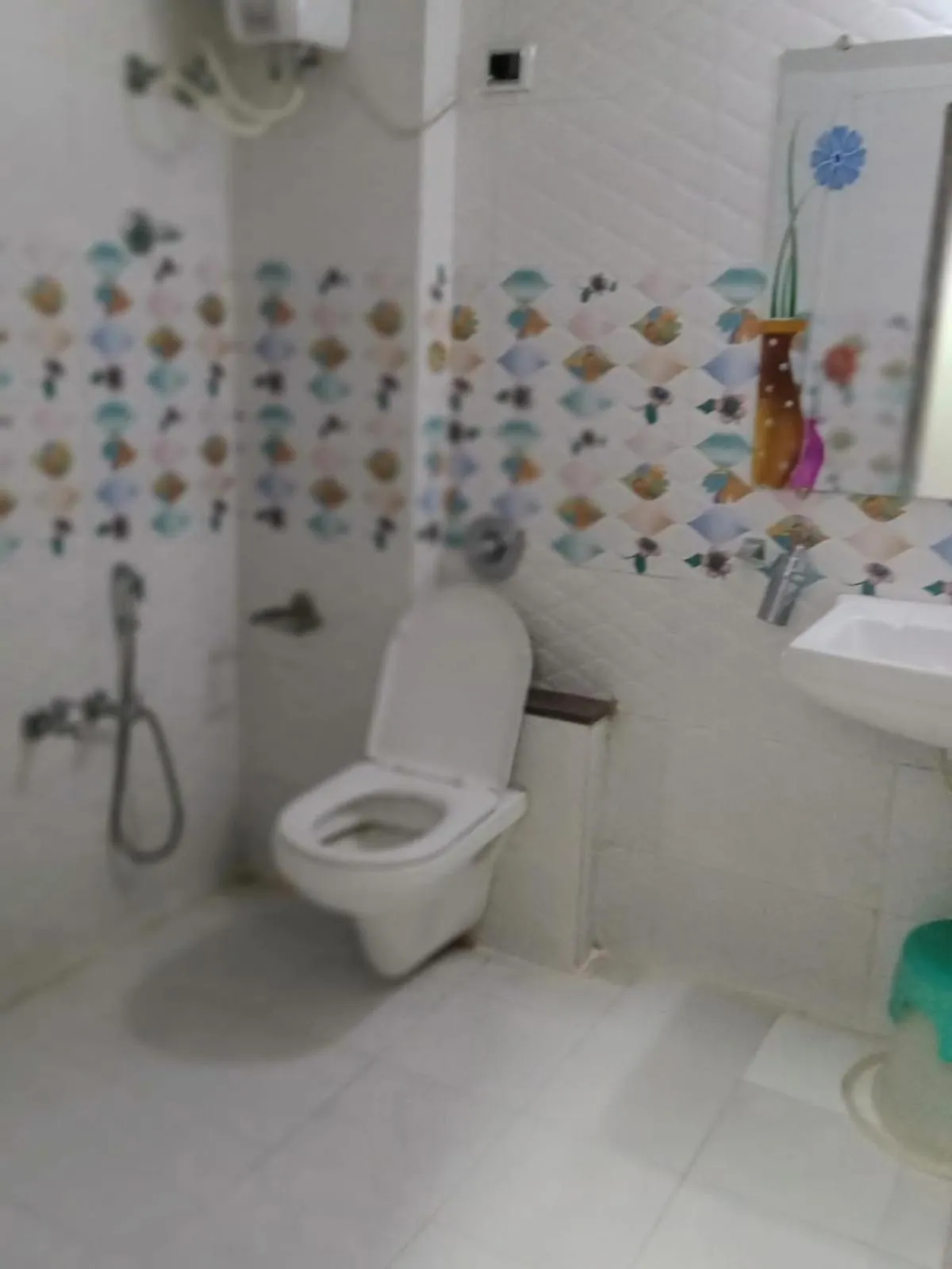 Shower in Hotel Hillton