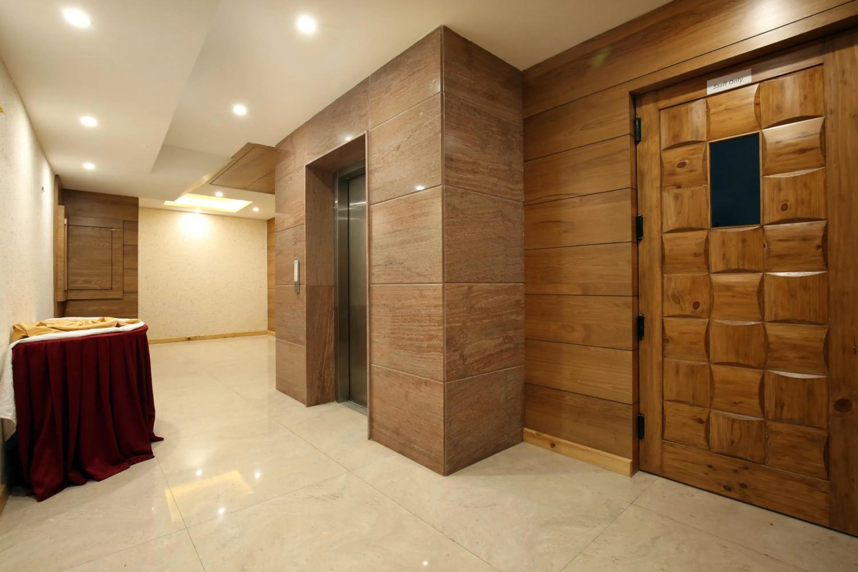 elevator in Mint Hotel Premia Chandigarh, Zirakpur