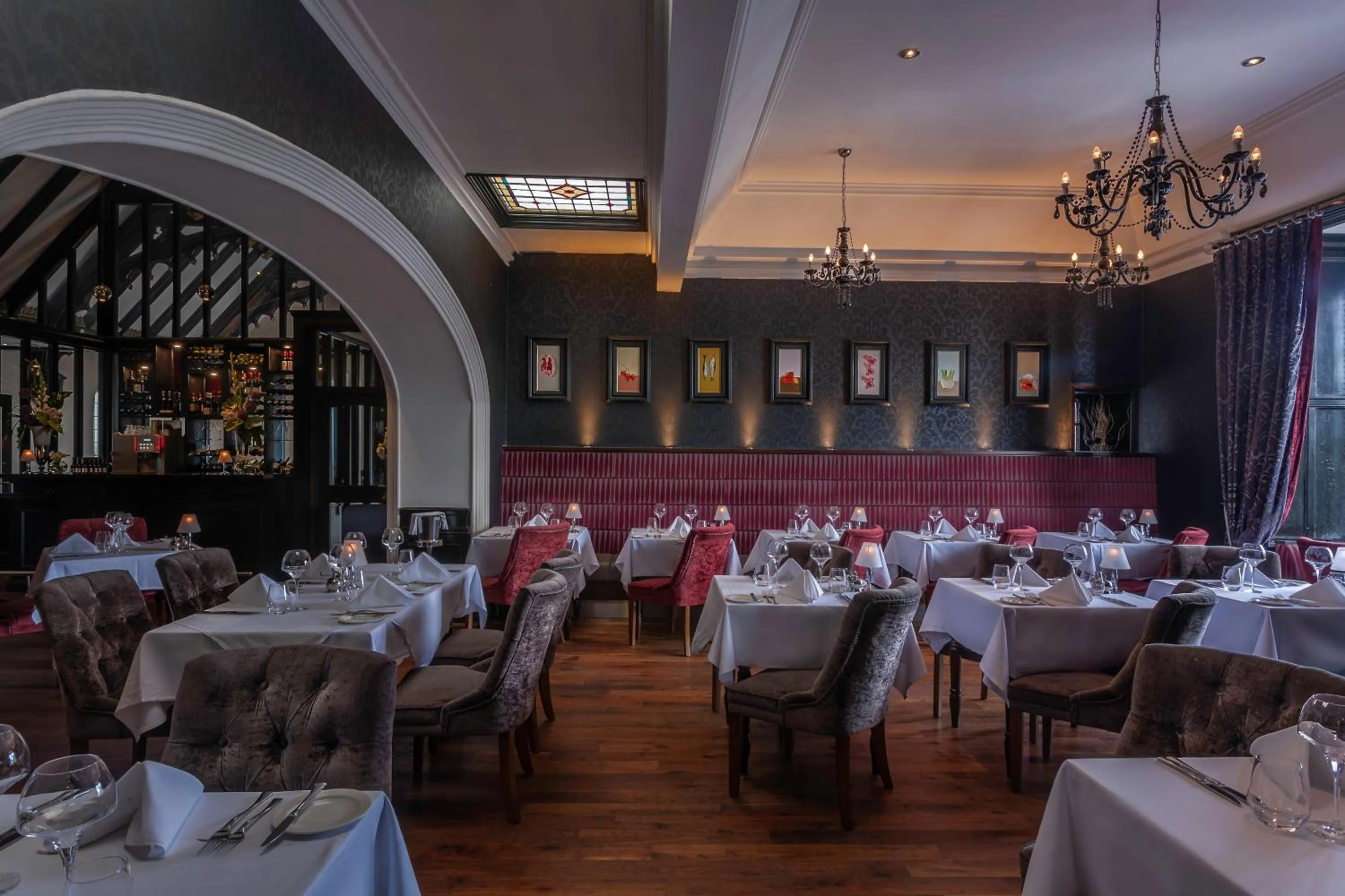 Restaurant/places to eat in Clontarf Castle Hotel