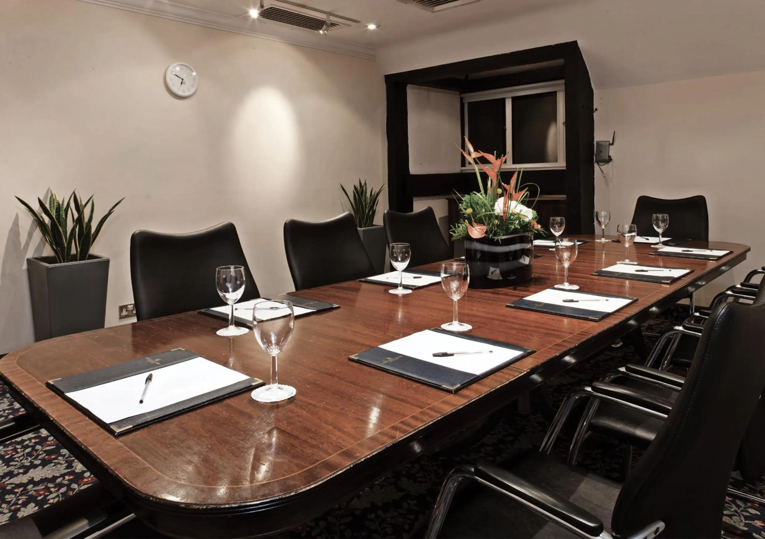 Meeting/conference room in Copthorne Hotel London Gatwick