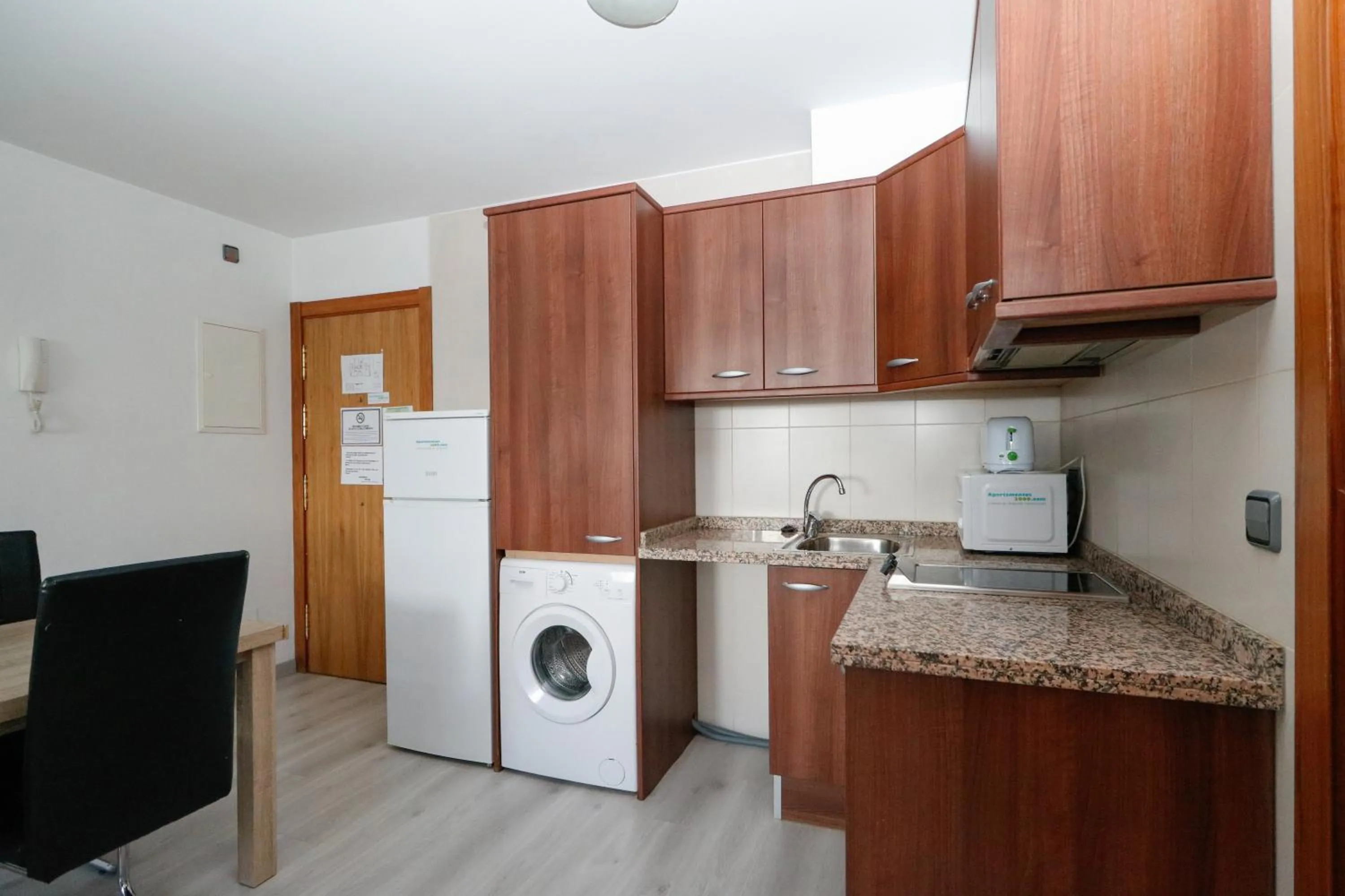 Kitchen or kitchenette in Apartamentos Araco 3000