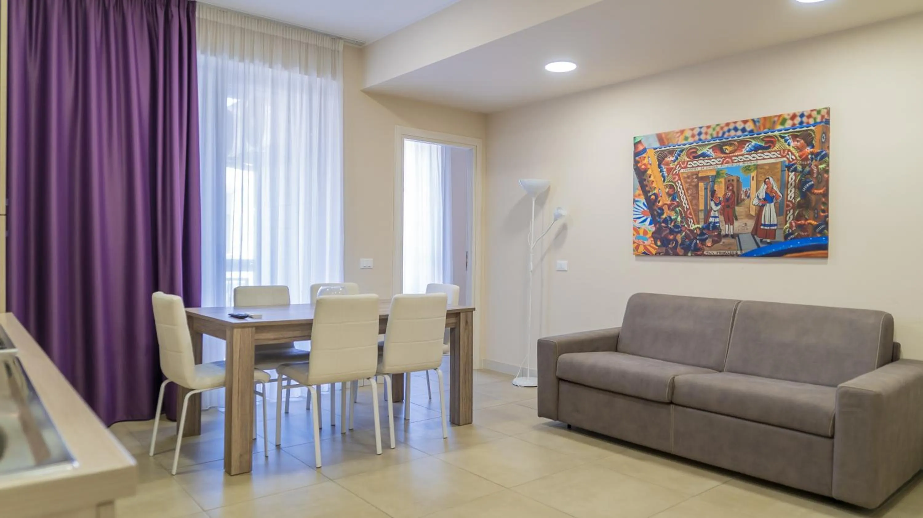 Dining area in Residence Palazzo dei Delfini by RECEPTIO