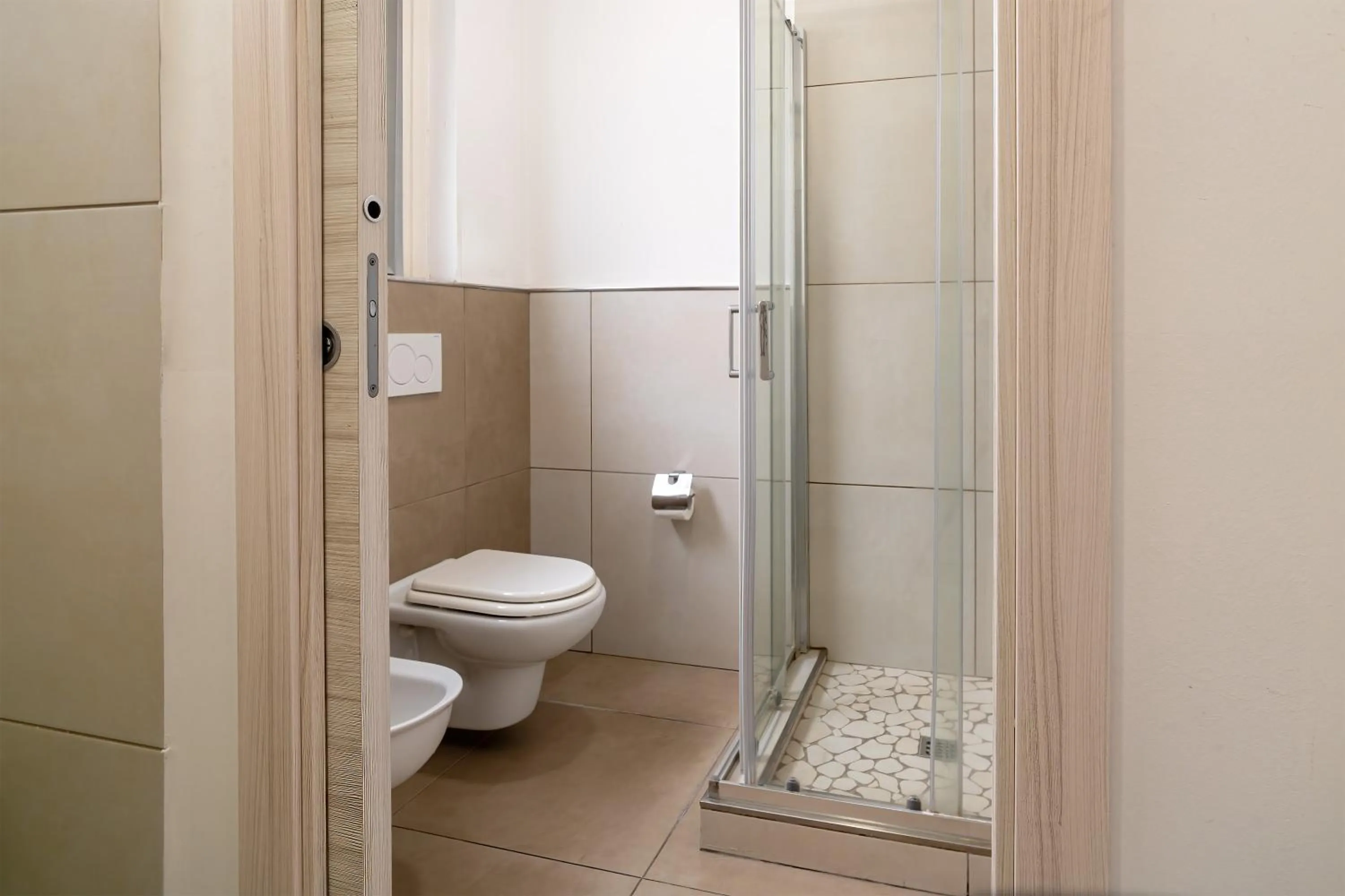 Shower in Residence Palazzo dei Delfini by RECEPTIO