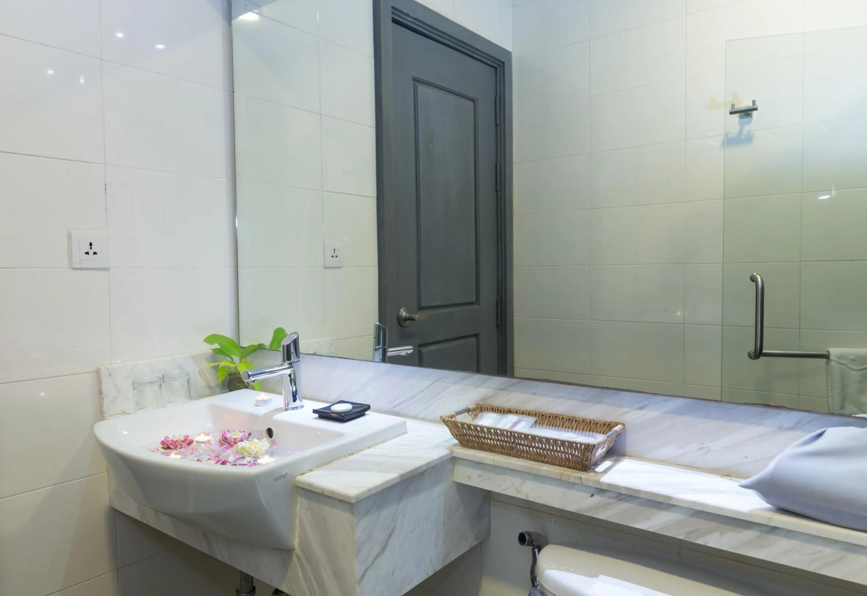 Bathroom in Damrei Residence & Spa